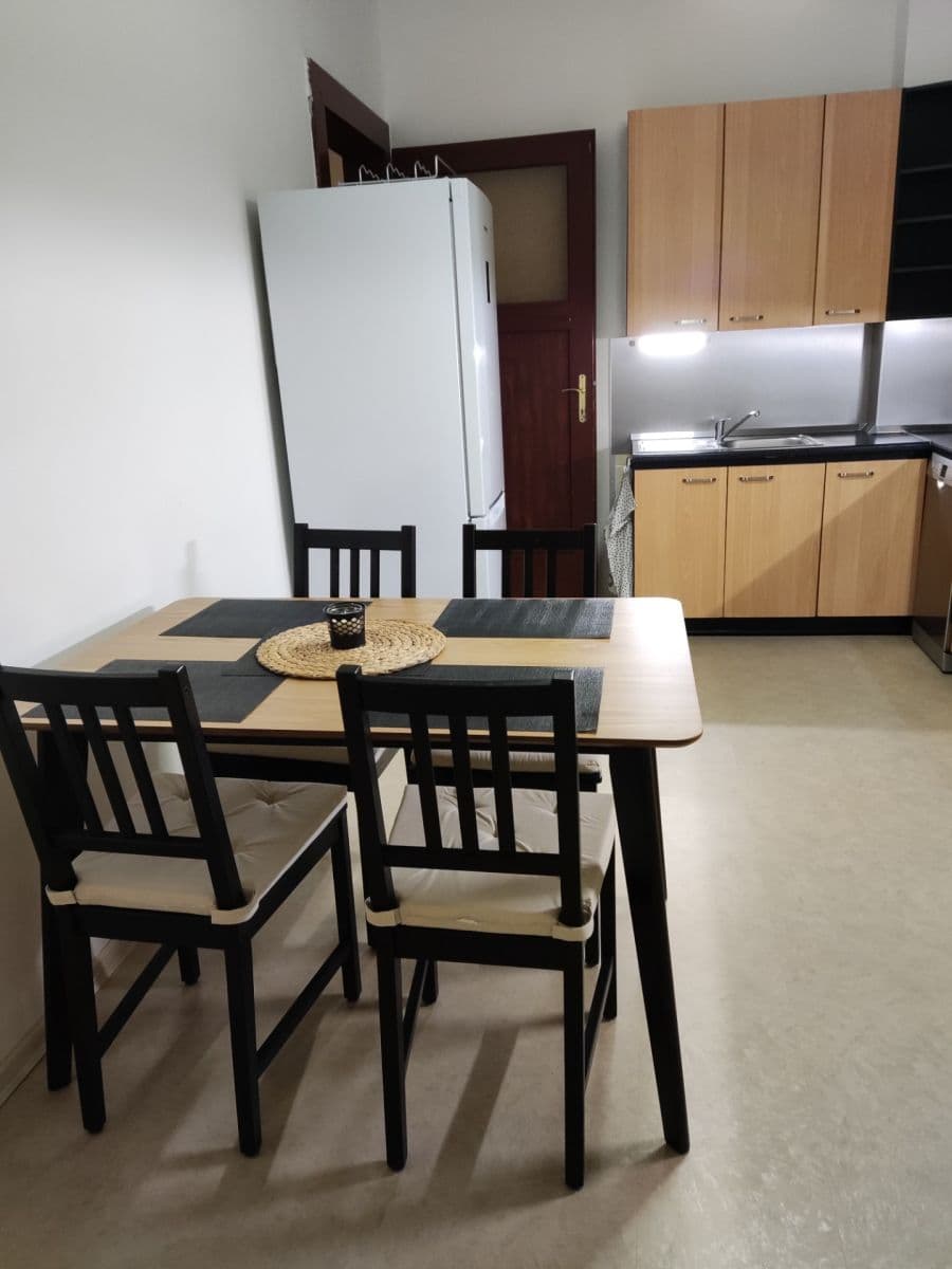 Pronájem bytu 2+1 66 m², Jeseniova, Praha, Praha Pronájem bytu 2+1 66 m², Jeseniova, Praha, Praha