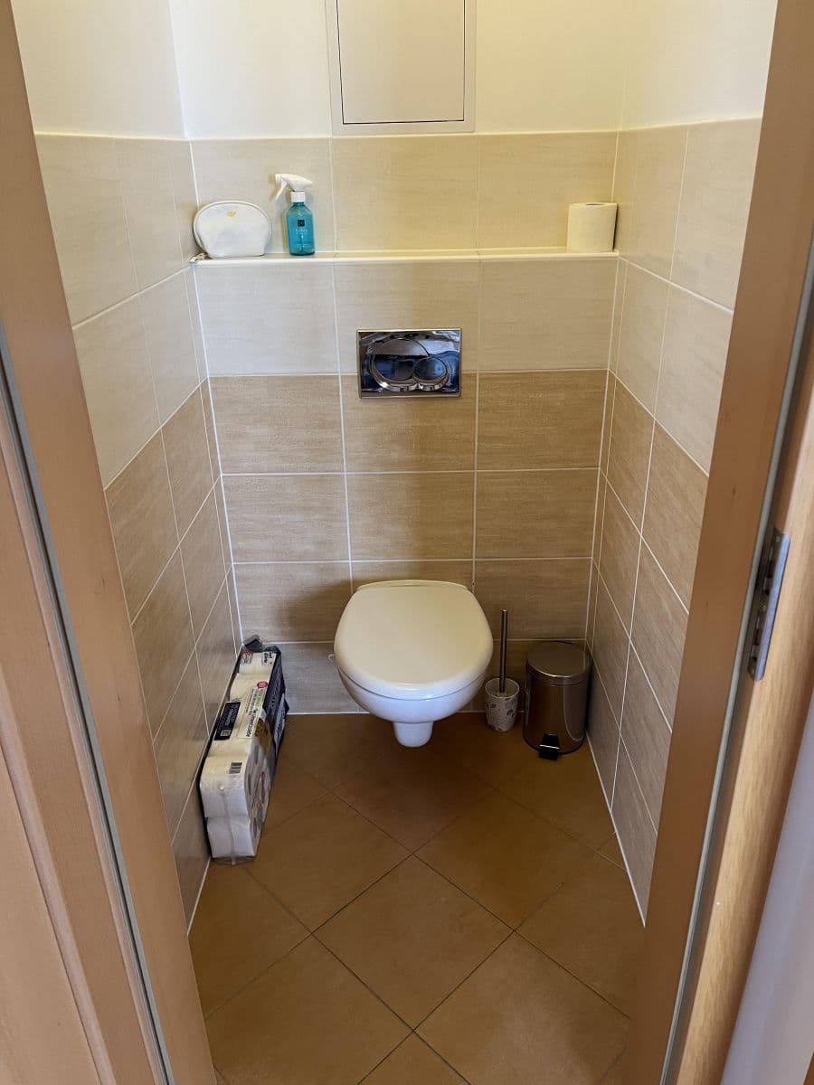 Pronájem bytu 2+kk 61 m², Laudonova, Praha, Praha Pronájem bytu 2+kk 61 m², Laudonova, Praha, Praha