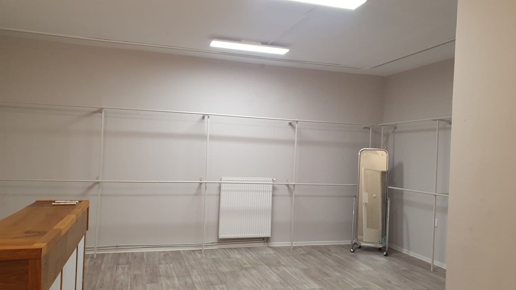 Pronájem nebytového prostoru 55 m², Pelušková, Praha, Praha Pronájem nebytového prostoru 55 m², Pelušková, Praha, Praha