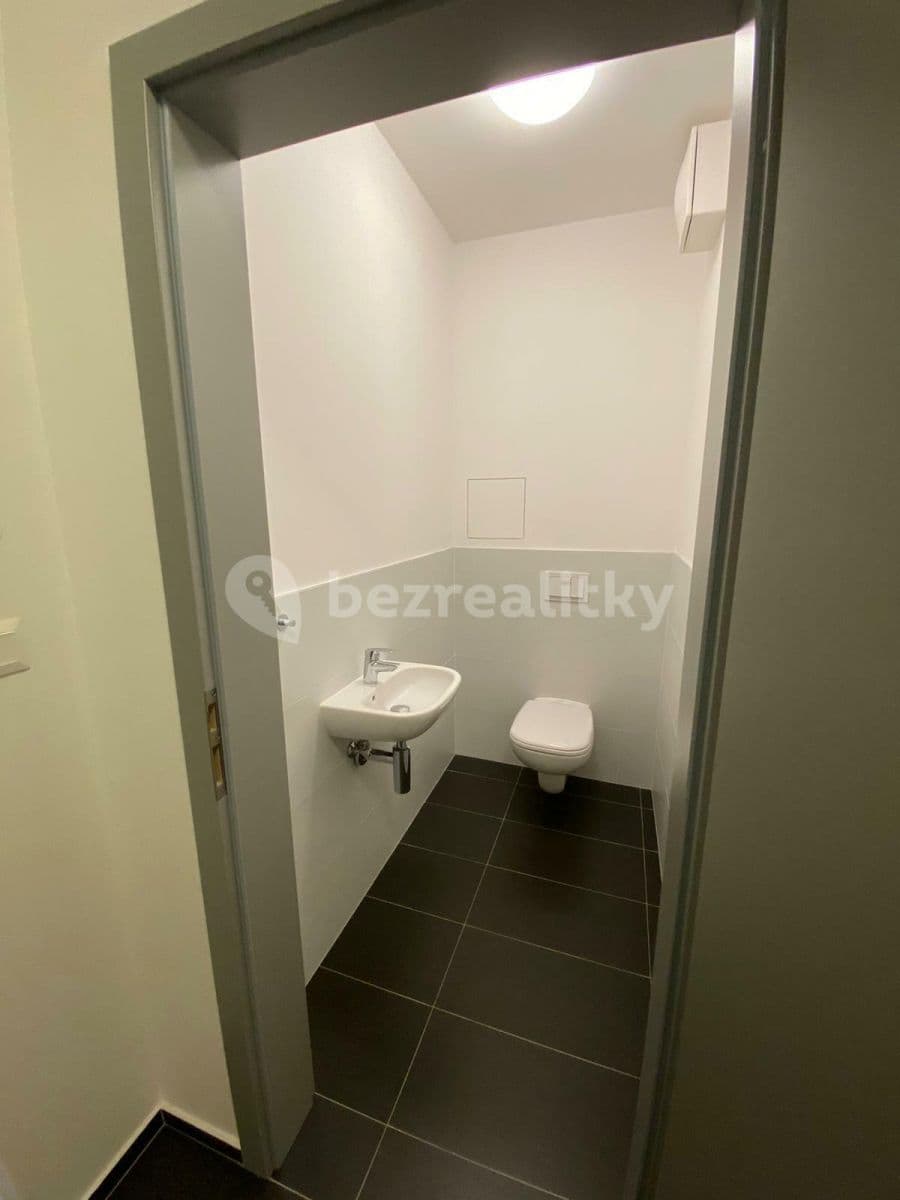 Pronájem bytu 2+kk 53 m², Pod Stolovou horou, Praha, Praha Pronájem bytu 2+kk 53 m², Pod Stolovou horou, Praha, Praha