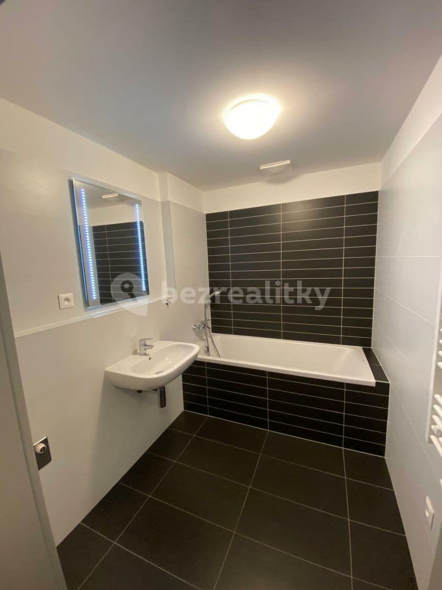 Pronájem bytu 2+kk 53 m², Pod Stolovou horou, Praha, Praha Pronájem bytu 2+kk 53 m², Pod Stolovou horou, Praha, Praha