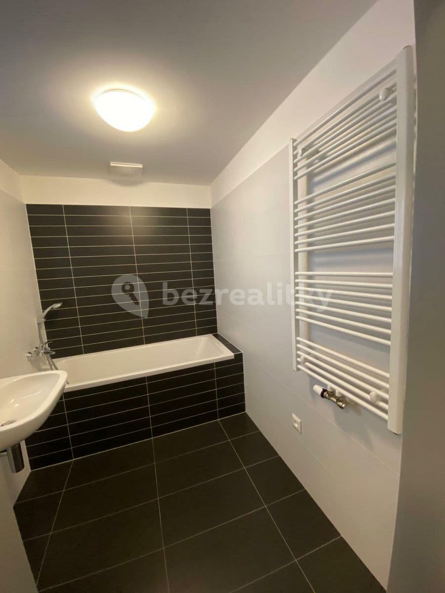 Pronájem bytu 2+kk 53 m², Pod Stolovou horou, Praha, Praha Pronájem bytu 2+kk 53 m², Pod Stolovou horou, Praha, Praha