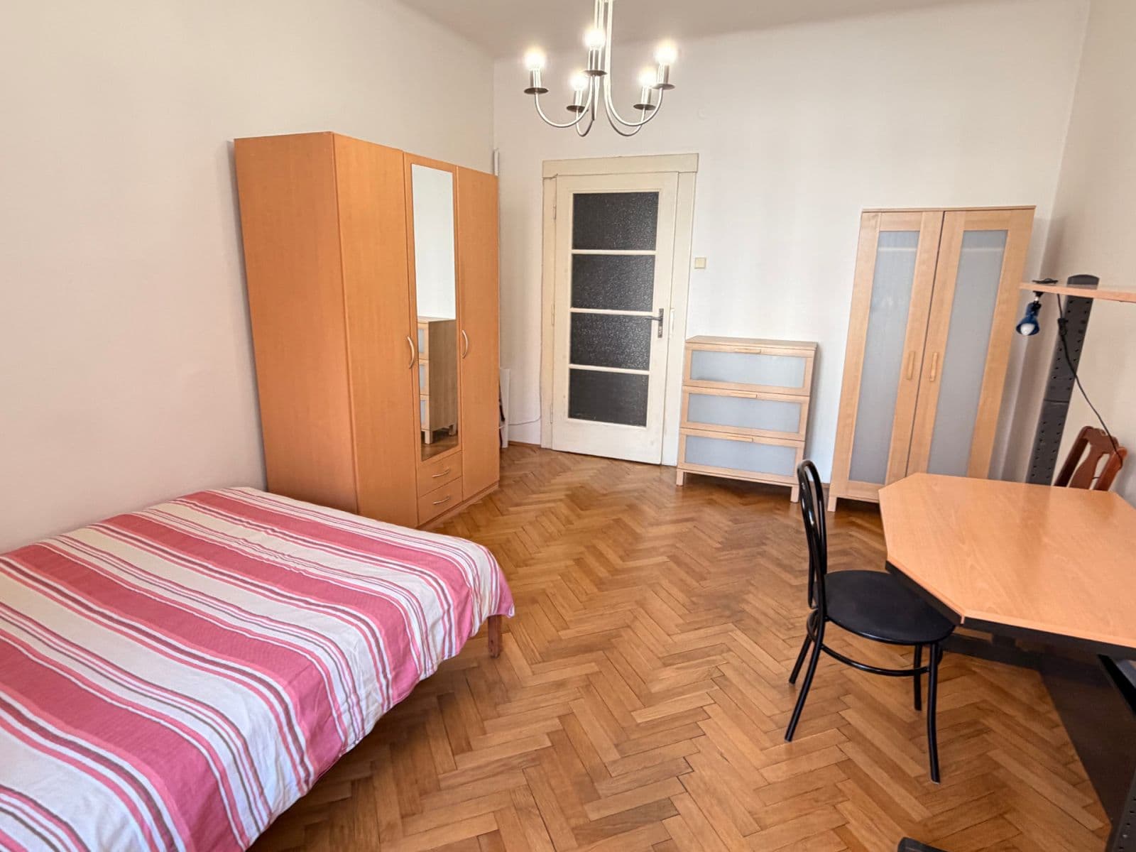 Pronájem bytu 4+kk 18 m², Biskupcova, Praha, Praha Pronájem bytu 4+kk 18 m², Biskupcova, Praha, Praha