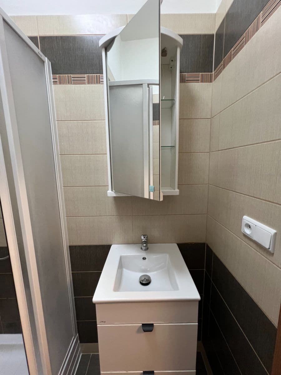 Pronájem bytu 1+kk 30 m², Na Stezce, Praha, Praha Pronájem bytu 1+kk 30 m², Na Stezce, Praha, Praha