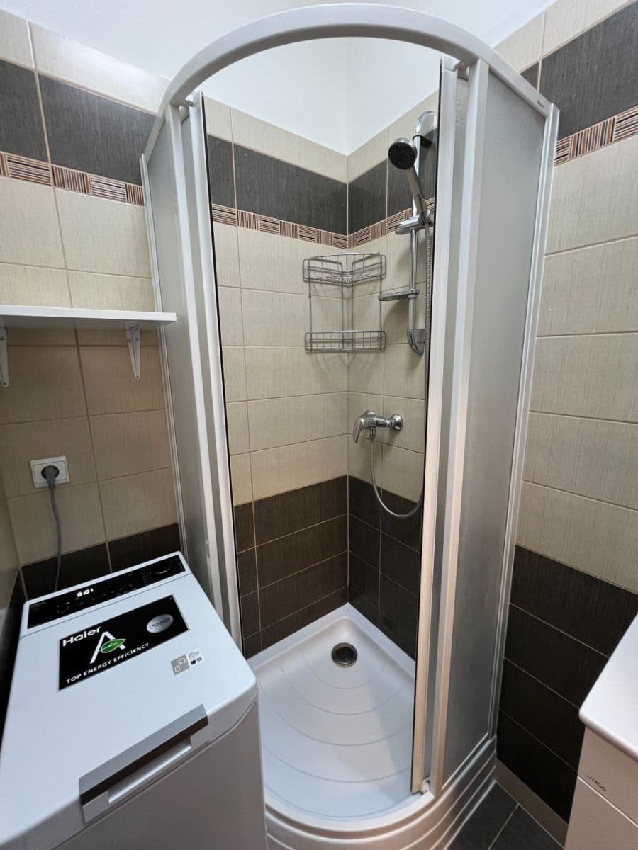 Pronájem bytu 1+kk 30 m², Na Stezce, Praha, Praha Pronájem bytu 1+kk 30 m², Na Stezce, Praha, Praha