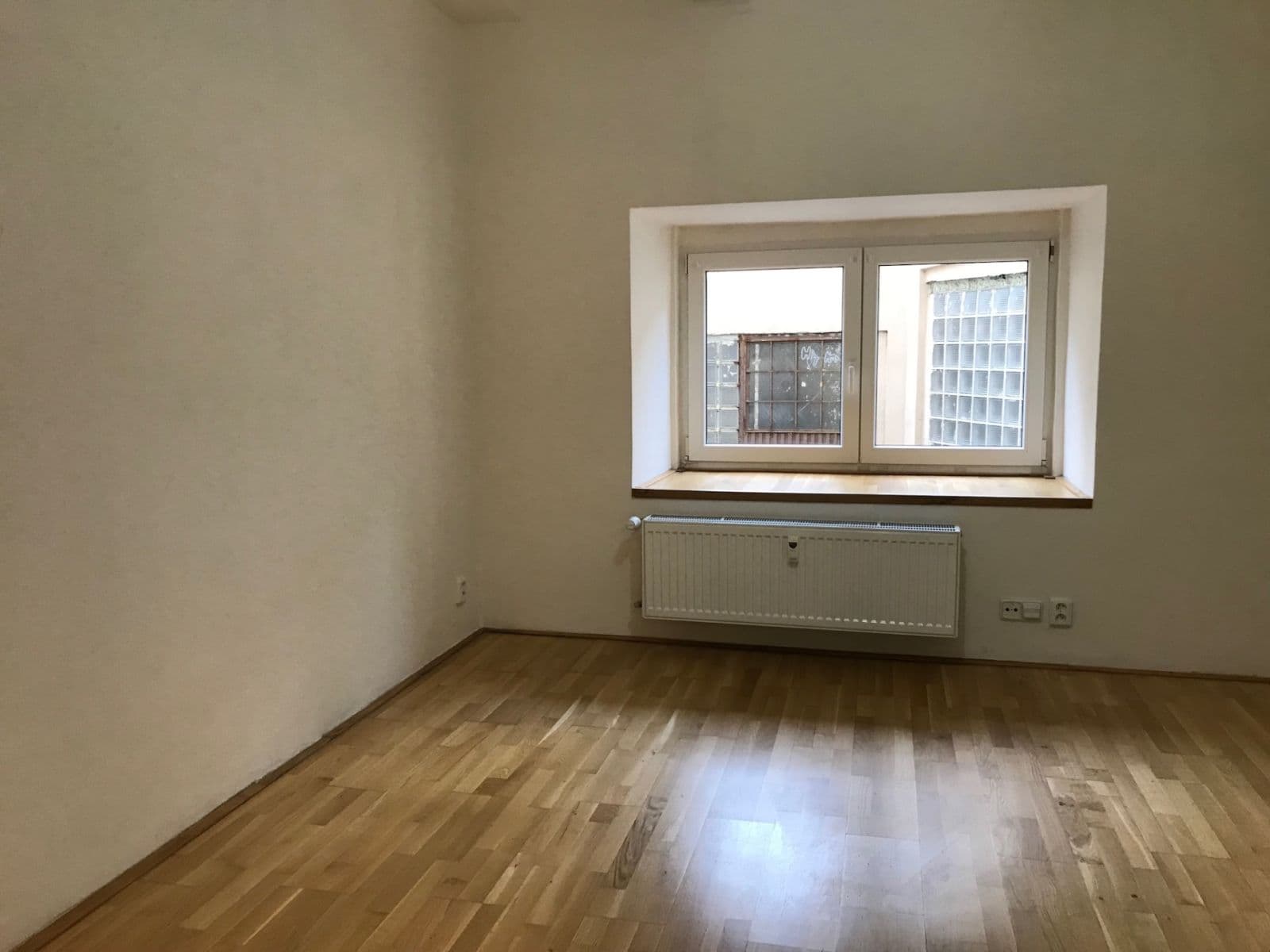 Pronájem bytu 1+kk 18 m², Přístavní, Praha, Praha Pronájem bytu 1+kk 18 m², Přístavní, Praha, Praha