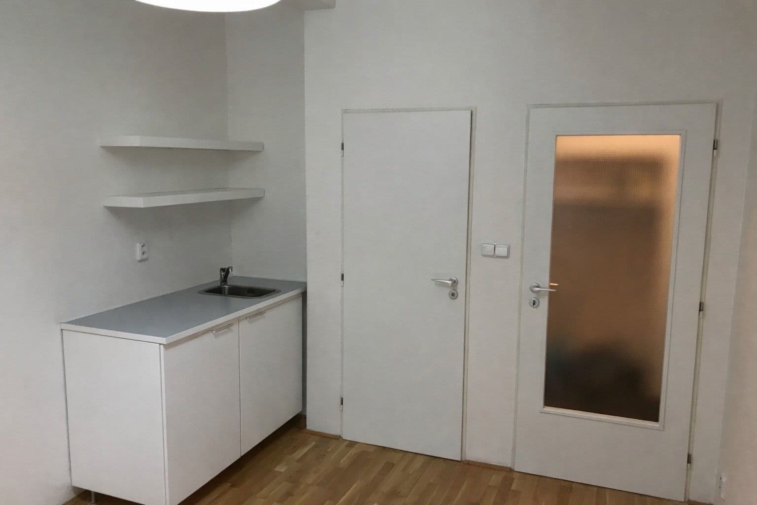 Pronájem bytu 1+kk 17 m², Přístavní, Praha, Praha Pronájem bytu 1+kk 17 m², Přístavní, Praha, Praha