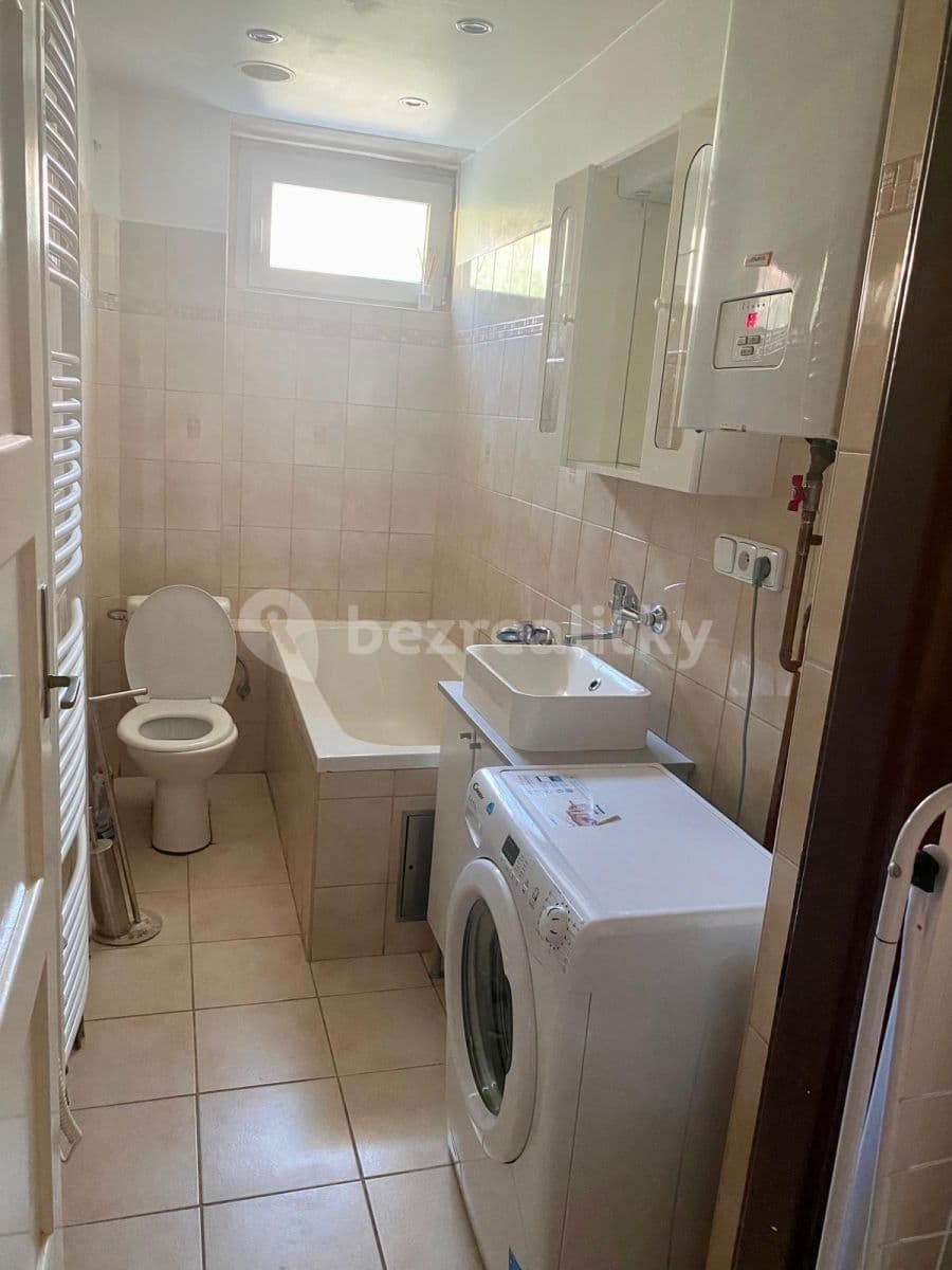 Pronájem bytu 2+kk 42 m², Humpolecká, Praha, Praha Pronájem bytu 2+kk 42 m², Humpolecká, Praha, Praha