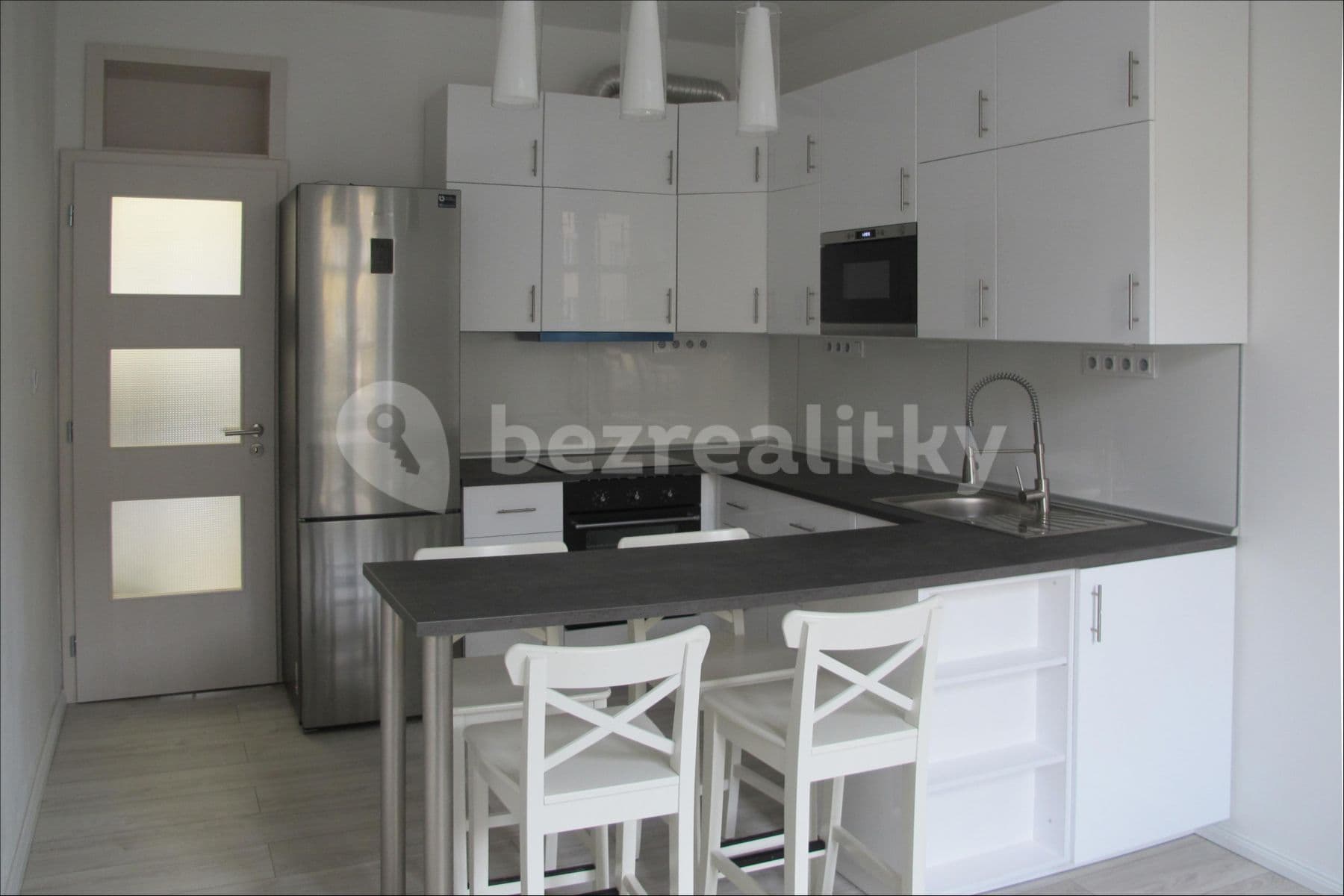 Pronájem bytu 2+kk 50 m², Saratovská, Praha, Praha Pronájem bytu 2+kk 50 m², Saratovská, Praha, Praha