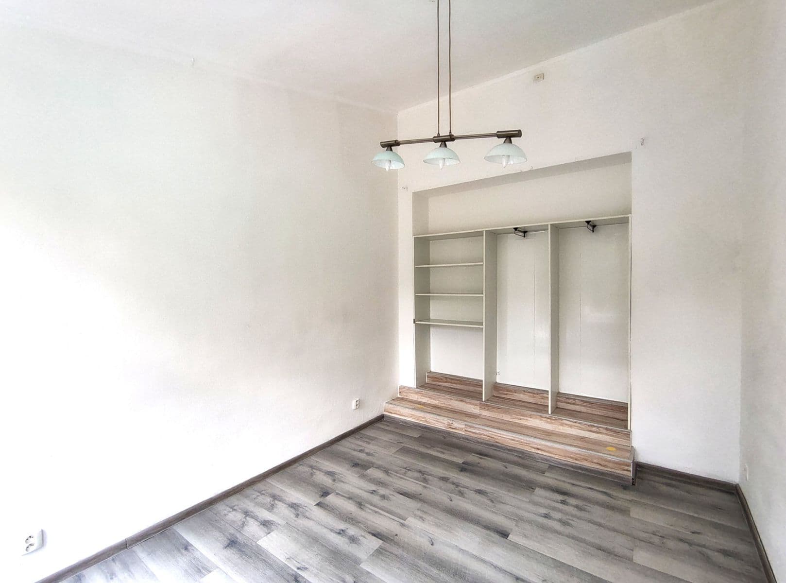 Pronájem bytu 2+kk 36 m², Pod Karlovarskou silnicí, Praha, Praha Pronájem bytu 2+kk 36 m², Pod Karlovarskou silnicí, Praha, Praha