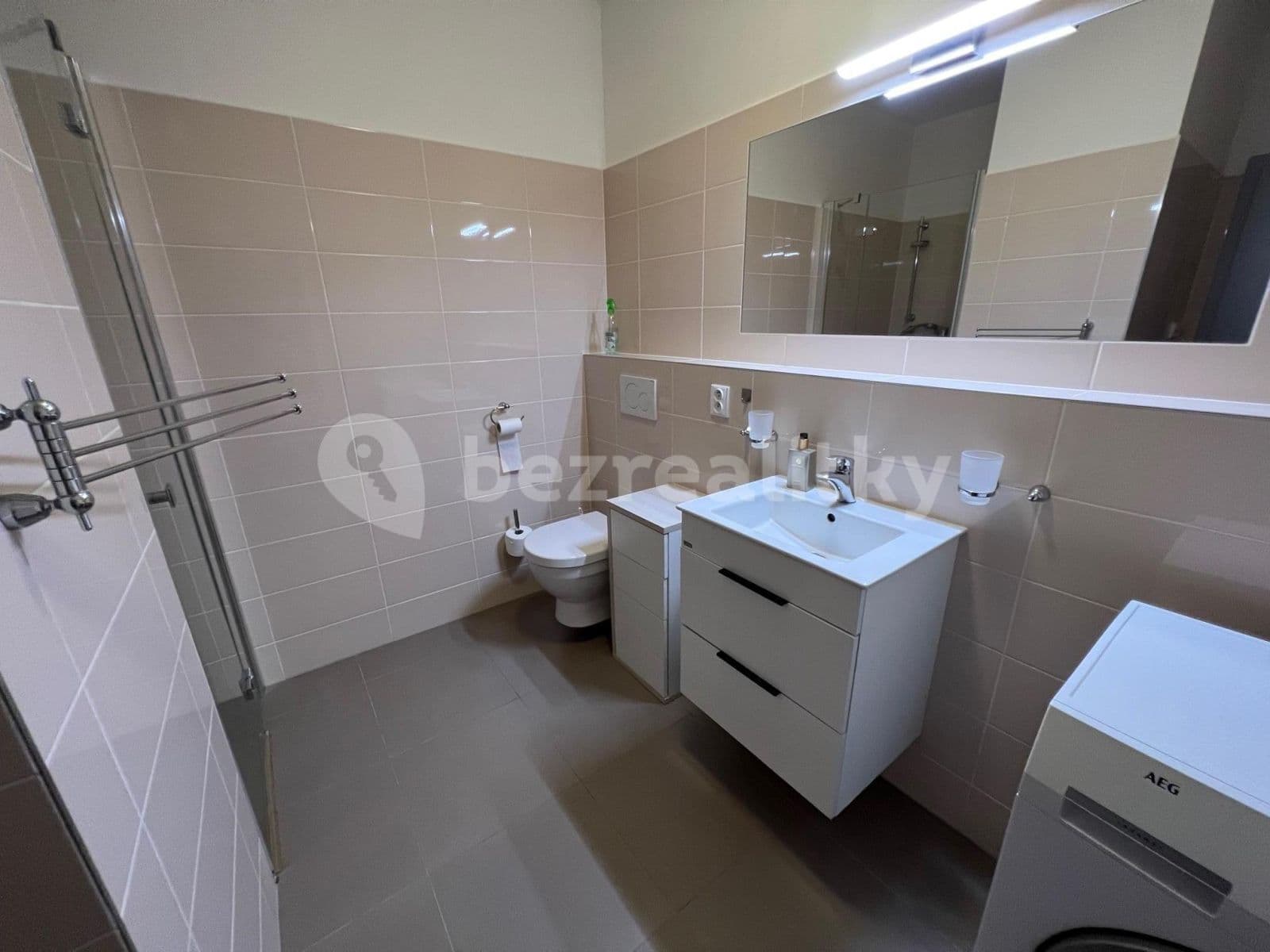 Pronájem bytu 2+kk 53 m², Jičínská, Mladá Boleslav, Středočeský kraj Pronájem bytu 2+kk 53 m², Jičínská, Mladá Boleslav, Středočeský kraj