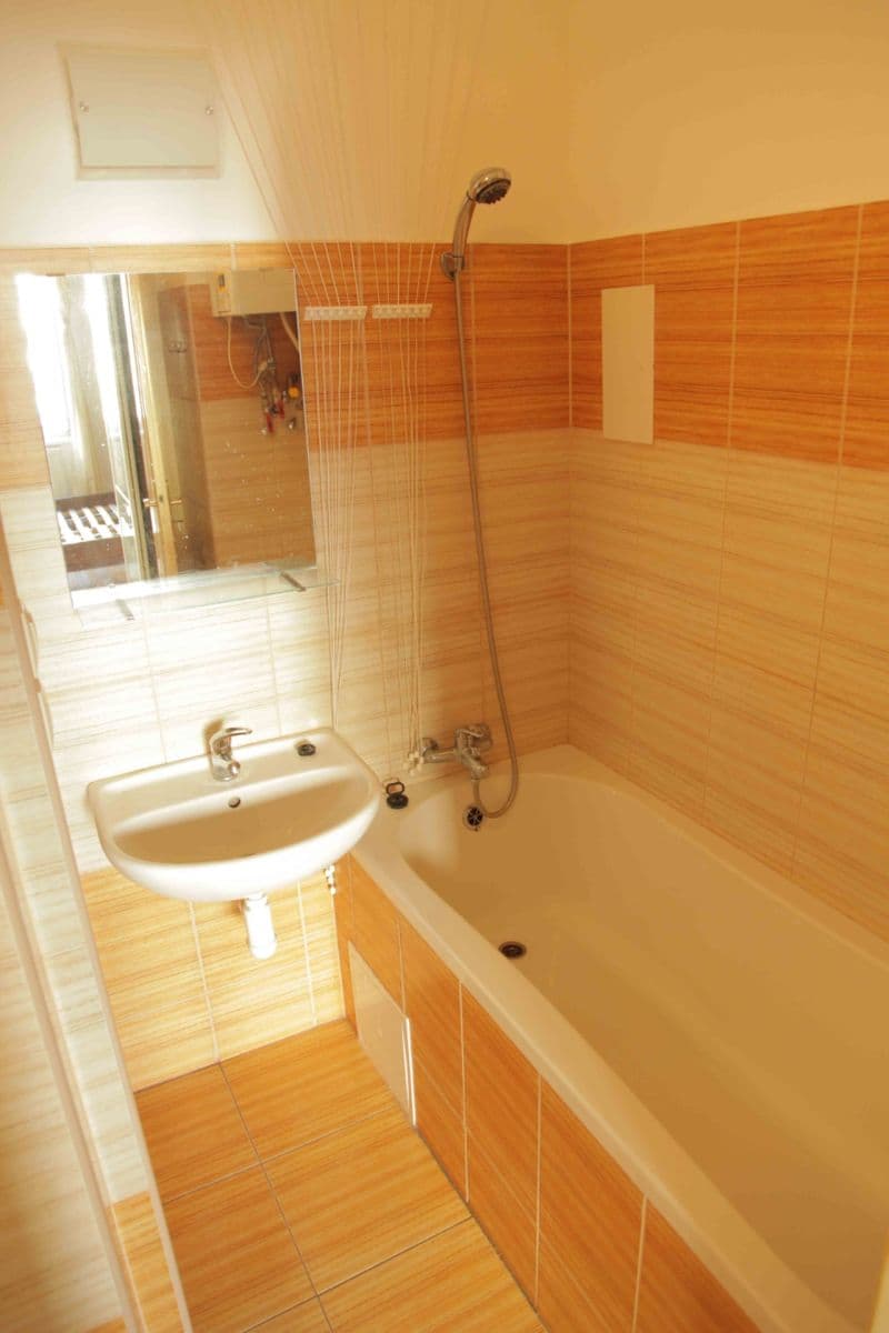 Prodej bytu 1+1 42 m², Adamovská, Praha, Praha Prodej bytu 1+1 42 m², Adamovská, Praha, Praha