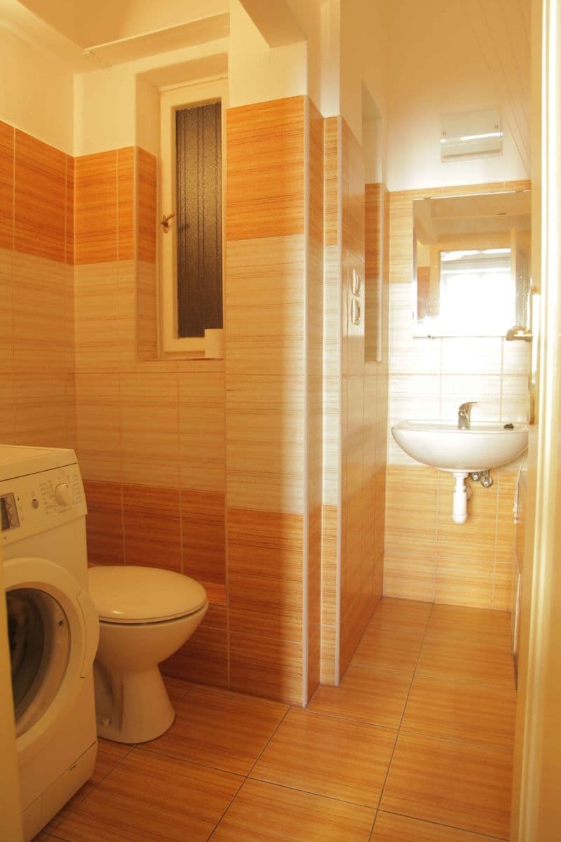 Prodej bytu 1+1 42 m², Adamovská, Praha, Praha Prodej bytu 1+1 42 m², Adamovská, Praha, Praha