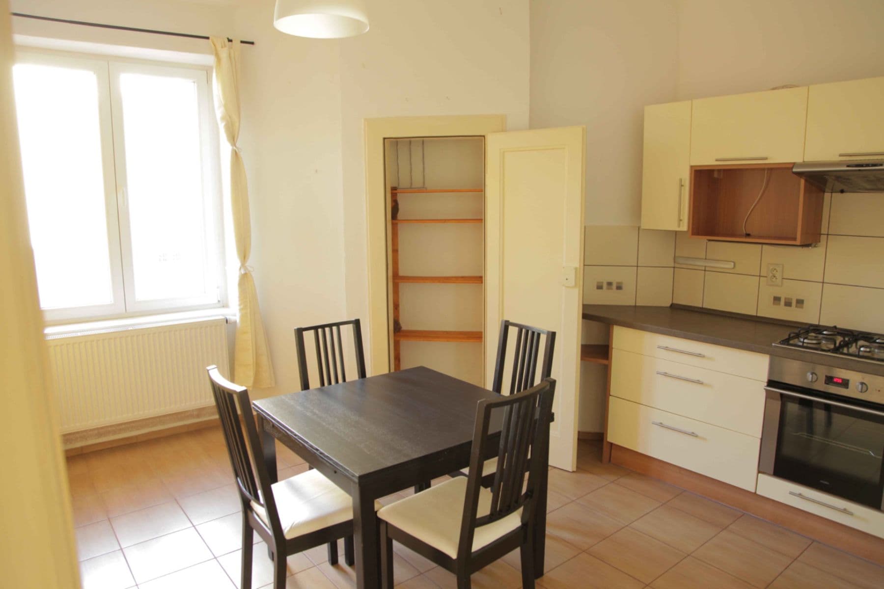 Prodej bytu 1+1 42 m², Adamovská, Praha, Praha Prodej bytu 1+1 42 m², Adamovská, Praha, Praha