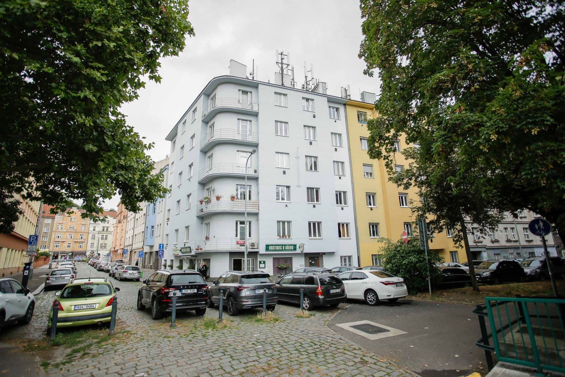 Prodej bytu 1+1 42 m², Adamovská, Praha, Praha Prodej bytu 1+1 42 m², Adamovská, Praha, Praha