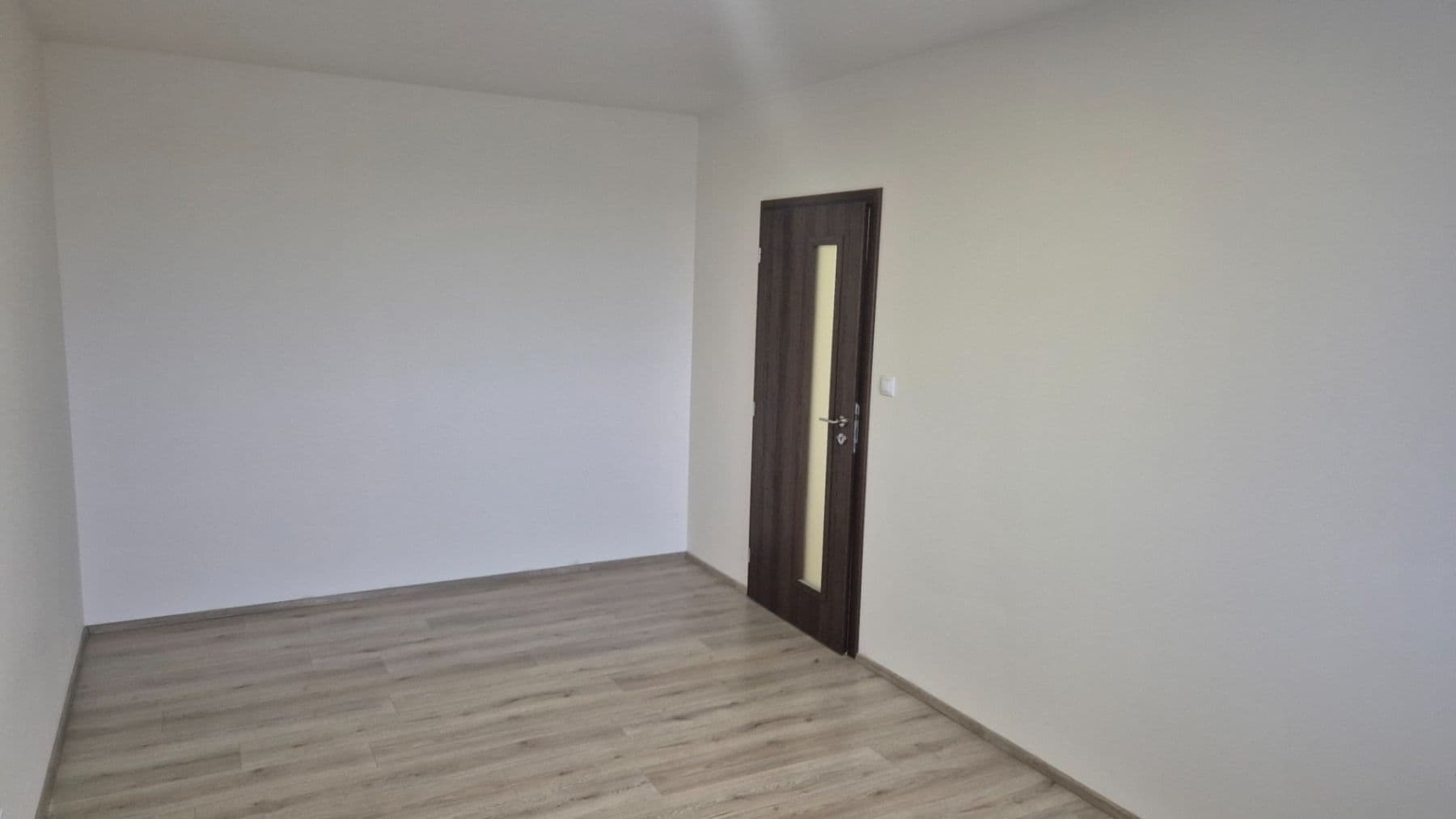 Pronájem bytu 2+kk 50 m², Rostoklaty, Středočeský kraj Pronájem bytu 2+kk 50 m², Rostoklaty, Středočeský kraj