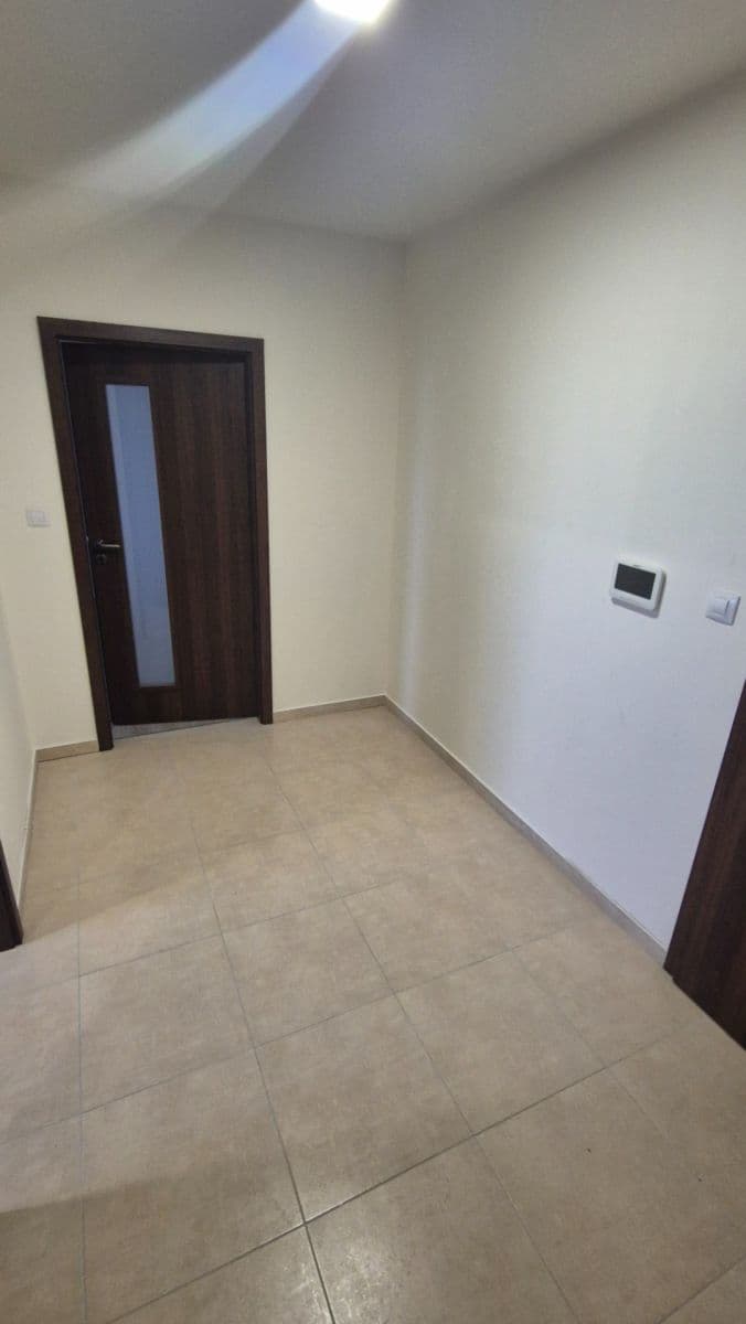 Pronájem bytu 2+kk 50 m², Rostoklaty, Středočeský kraj Pronájem bytu 2+kk 50 m², Rostoklaty, Středočeský kraj