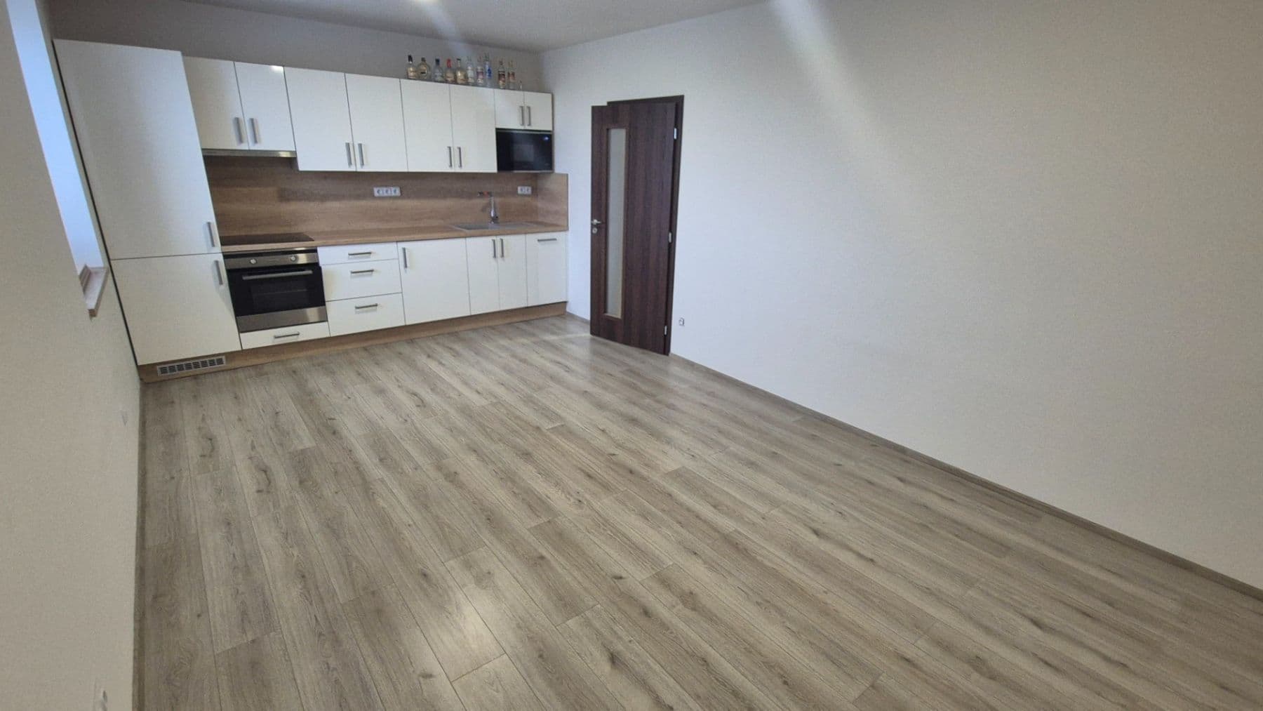 Pronájem bytu 2+kk 50 m², Rostoklaty, Středočeský kraj Pronájem bytu 2+kk 50 m², Rostoklaty, Středočeský kraj