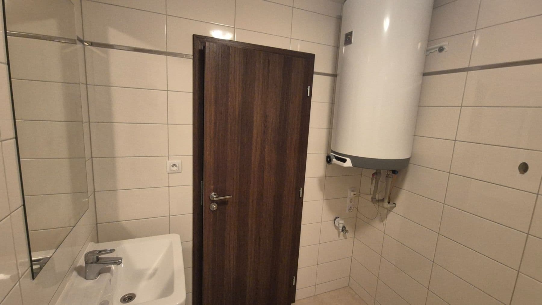 Pronájem bytu 2+kk 50 m², Rostoklaty, Středočeský kraj Pronájem bytu 2+kk 50 m², Rostoklaty, Středočeský kraj