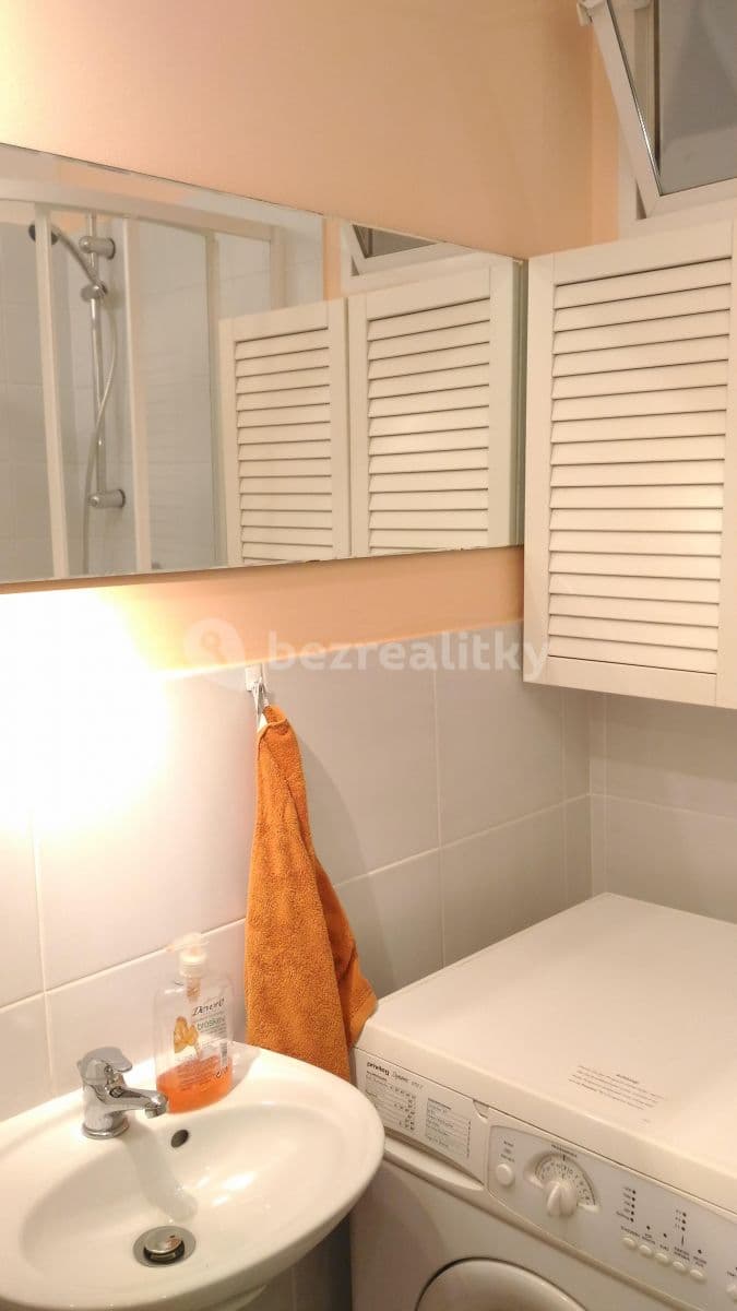 Pronájem bytu 2+kk 73 m², Dělnická, Praha, Praha Pronájem bytu 2+kk 73 m², Dělnická, Praha, Praha