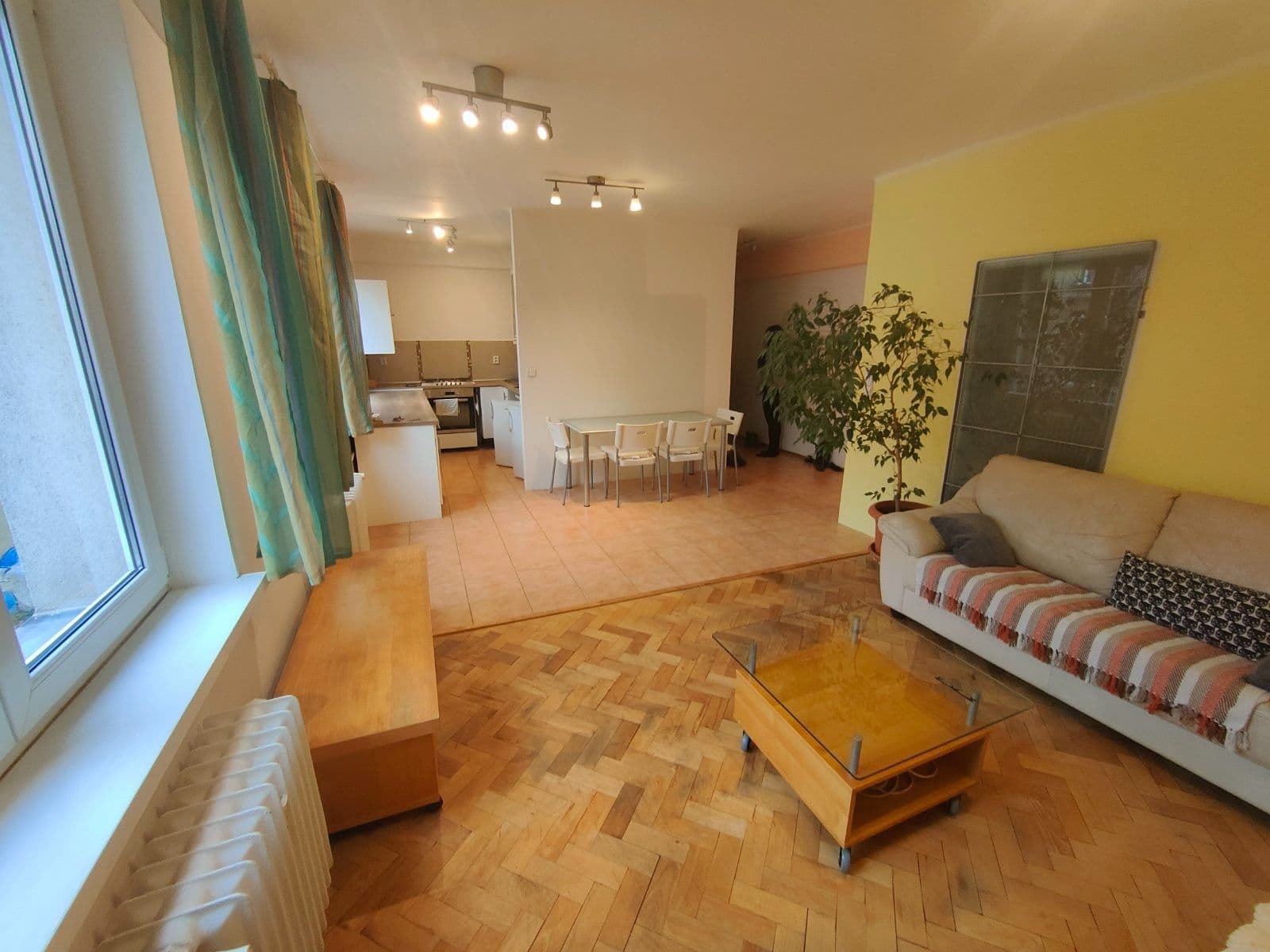 Pronájem bytu 2+kk 73 m², Dělnická, Praha, Praha Pronájem bytu 2+kk 73 m², Dělnická, Praha, Praha