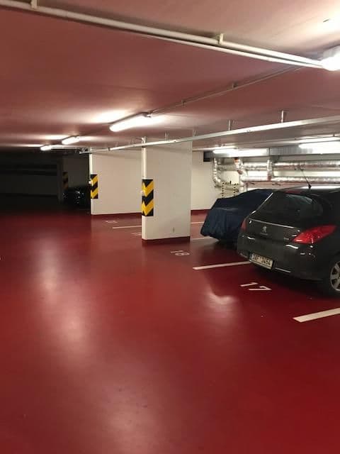 Pronájem garáže 15 m², Pelušková, Praha, Praha Pronájem garáže 15 m², Pelušková, Praha, Praha