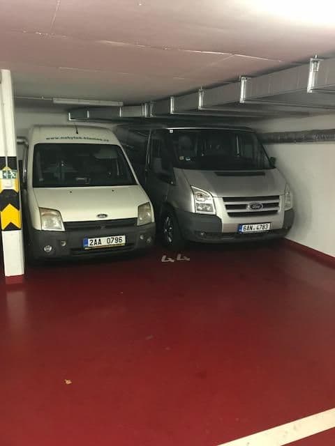 Pronájem garáže 15 m², Pelušková, Praha, Praha Pronájem garáže 15 m², Pelušková, Praha, Praha