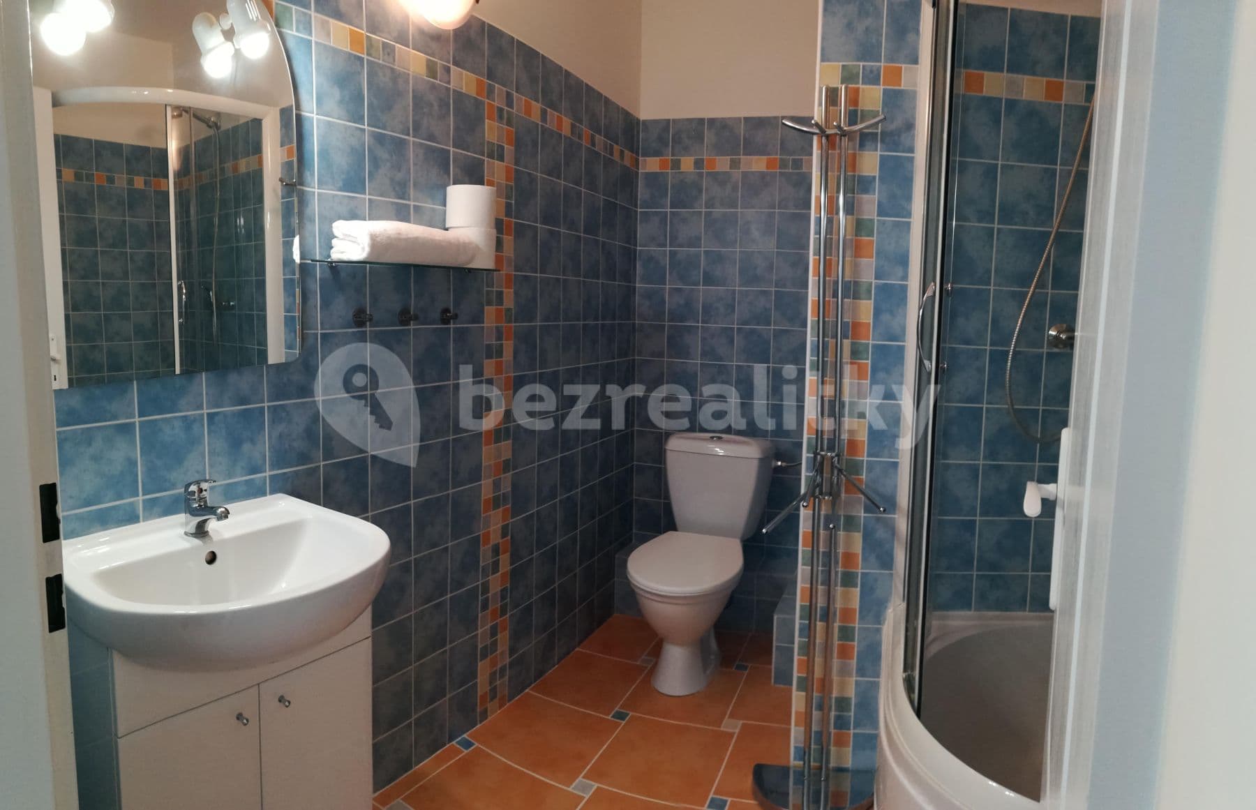 Pronájem bytu 3+1 72 m², Nekvasilova, Praha, Praha Pronájem bytu 3+1 72 m², Nekvasilova, Praha, Praha