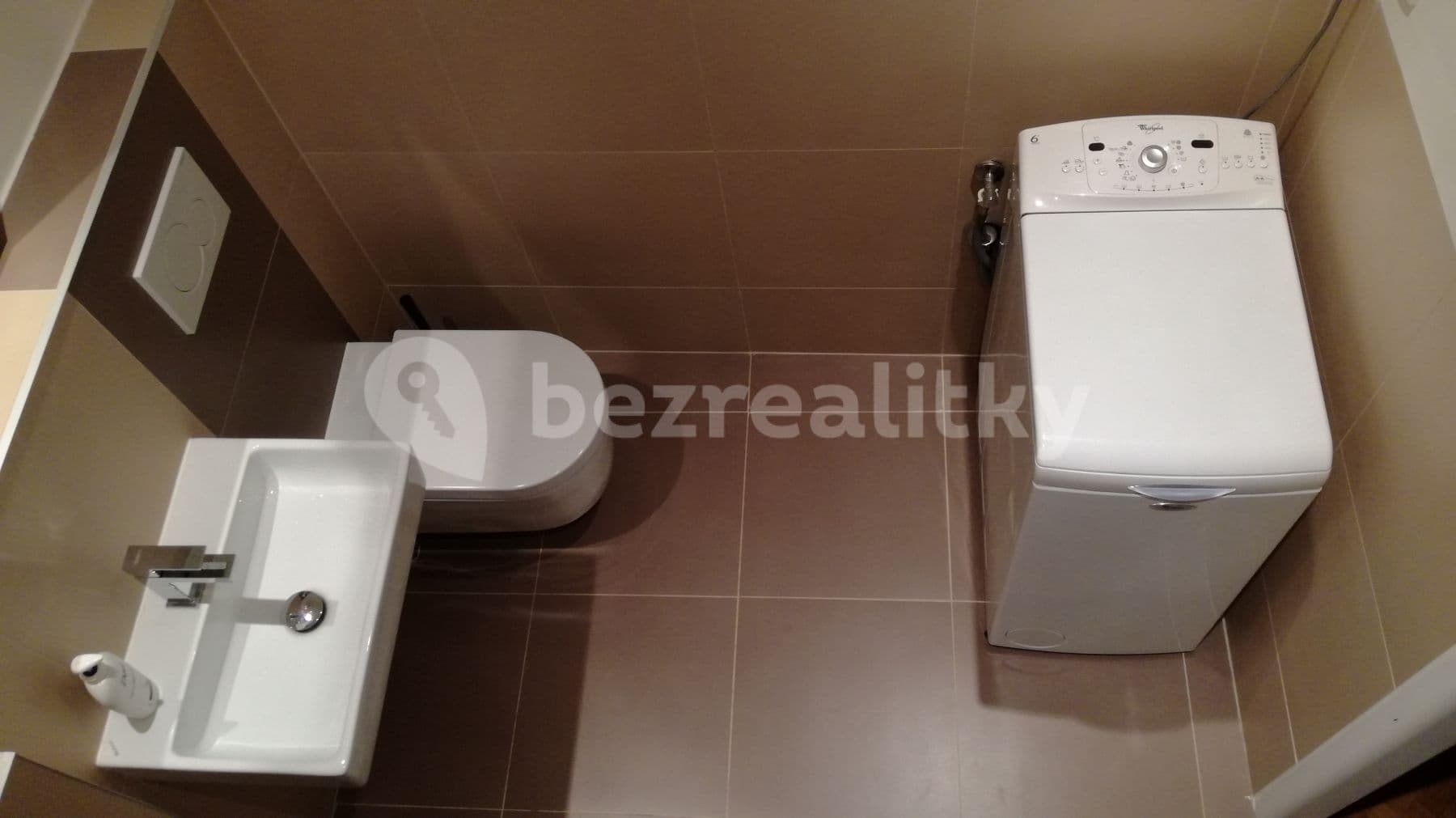 Pronájem bytu 1+1 32 m², Lucemburská, Praha, Praha Pronájem bytu 1+1 32 m², Lucemburská, Praha, Praha