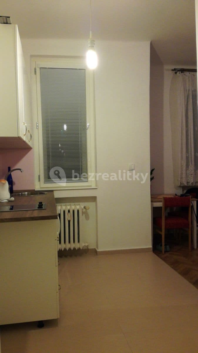 Pronájem bytu 1+1 32 m², Lucemburská, Praha, Praha Pronájem bytu 1+1 32 m², Lucemburská, Praha, Praha
