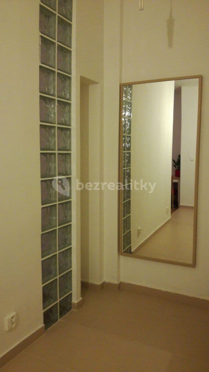Pronájem bytu 1+1 32 m², Lucemburská, Praha, Praha Pronájem bytu 1+1 32 m², Lucemburská, Praha, Praha