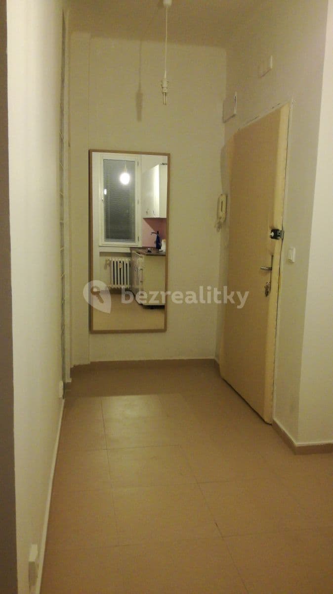Pronájem bytu 1+1 32 m², Lucemburská, Praha, Praha Pronájem bytu 1+1 32 m², Lucemburská, Praha, Praha