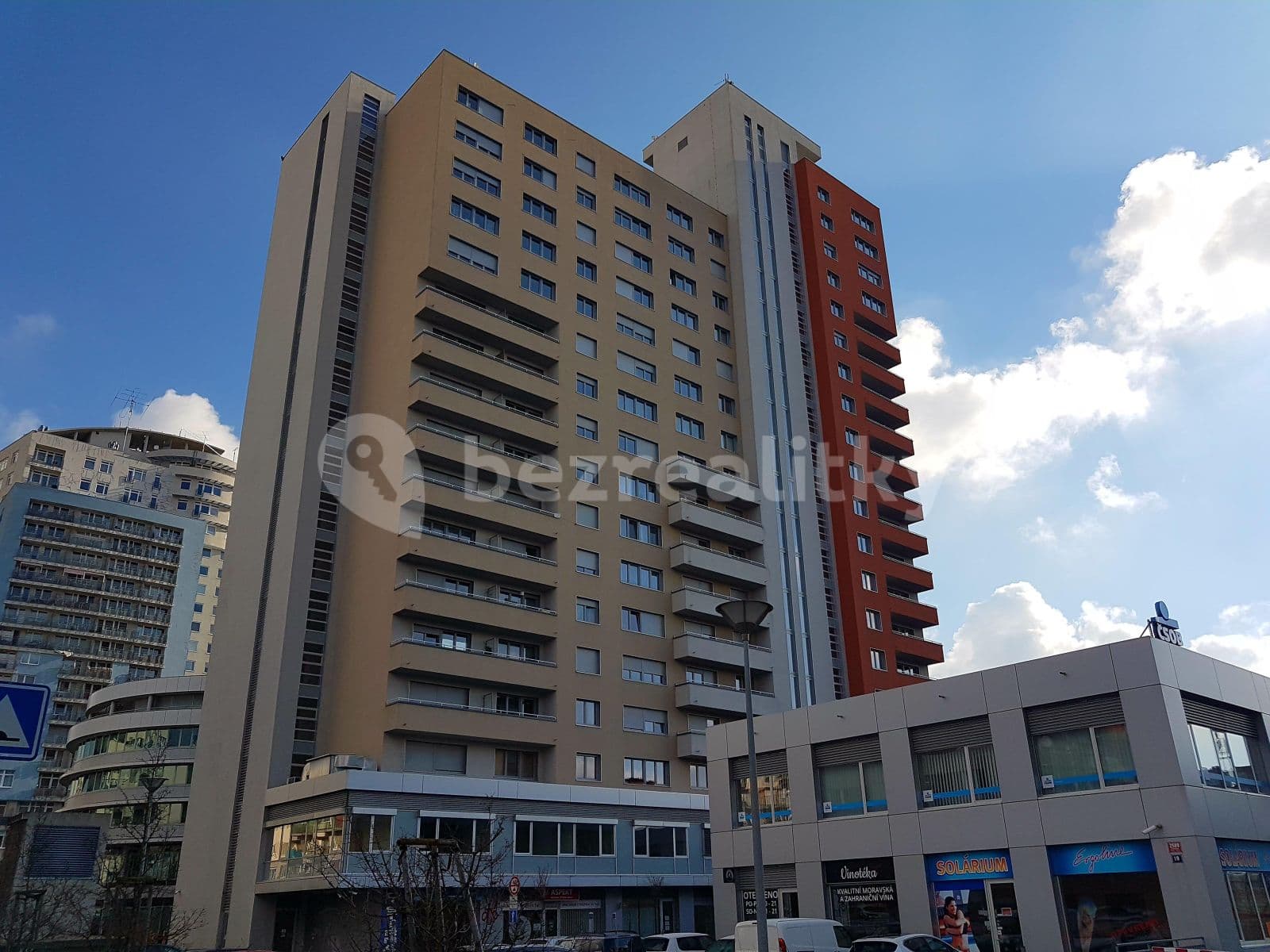 Pronájem bytu 1+kk 35 m², Sluneční náměstí, Praha, Praha Pronájem bytu 1+kk 35 m², Sluneční náměstí, Praha, Praha