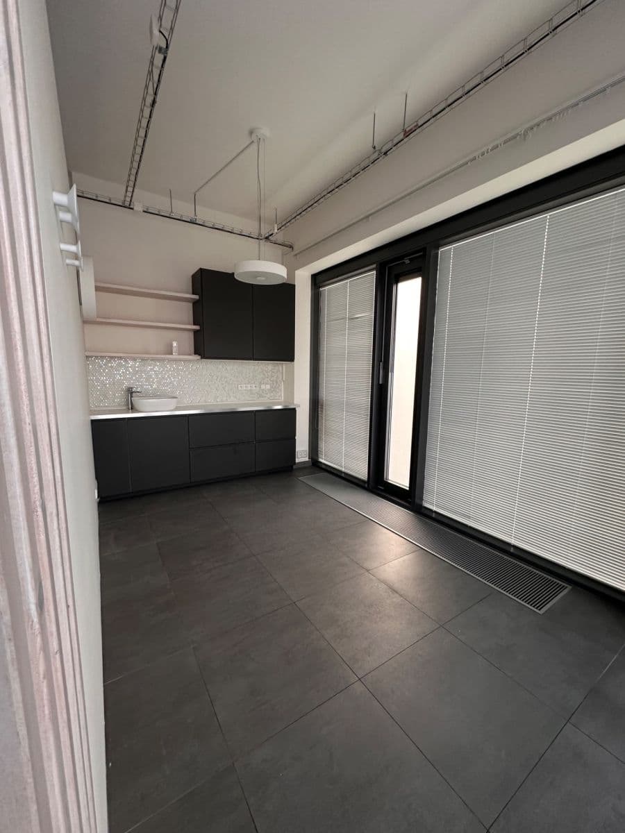 Pronájem nebytového prostoru 35 m², Vokáčova, Praha, Praha Pronájem nebytového prostoru 35 m², Vokáčova, Praha, Praha