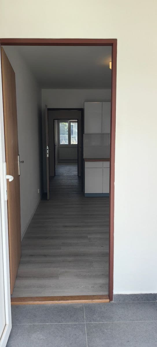 Pronájem bytu 2+kk 45 m², Dolní Kasárna, Klecany, Středočeský kraj Pronájem bytu 2+kk 45 m², Dolní Kasárna, Klecany, Středočeský kraj