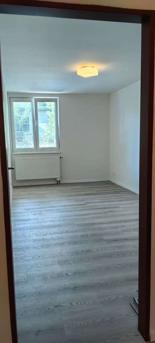 Pronájem bytu 2+kk 45 m², Dolní Kasárna, Klecany, Středočeský kraj Pronájem bytu 2+kk 45 m², Dolní Kasárna, Klecany, Středočeský kraj