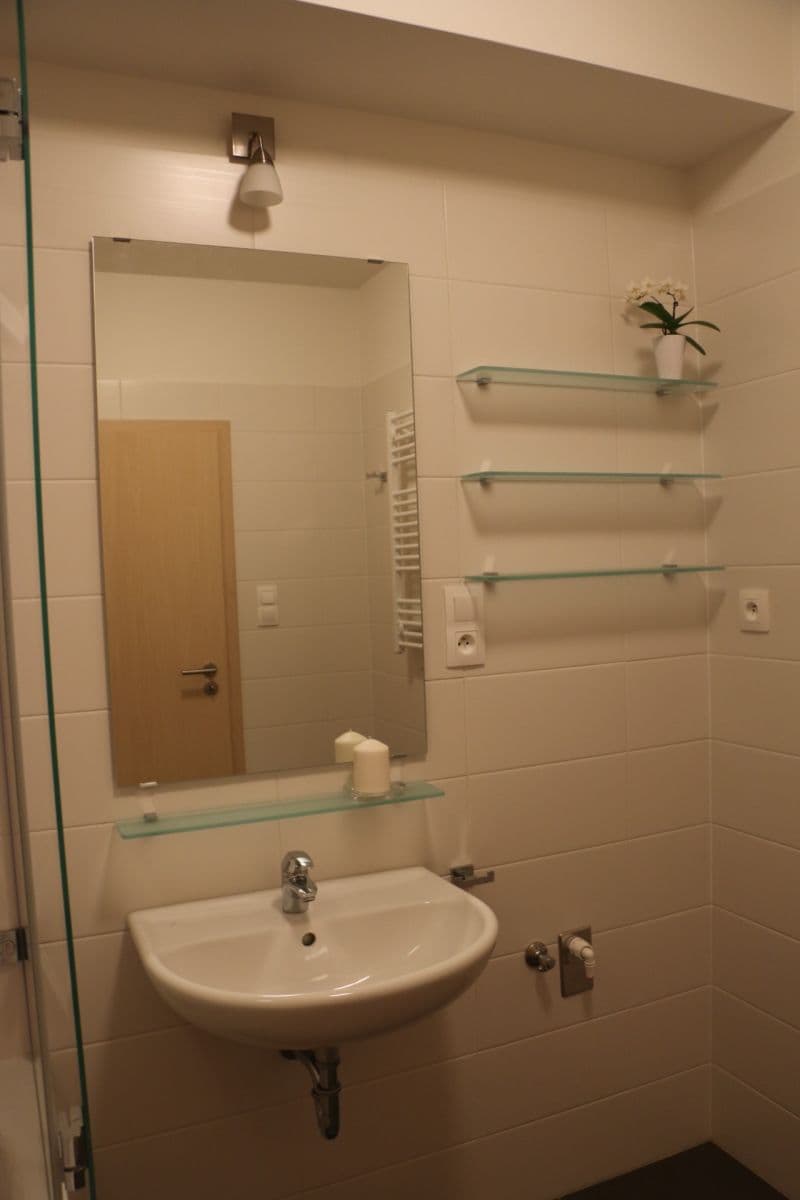 Pronájem bytu 3+kk 73 m², U Hostavického potoka, Praha, Praha Pronájem bytu 3+kk 73 m², U Hostavického potoka, Praha, Praha