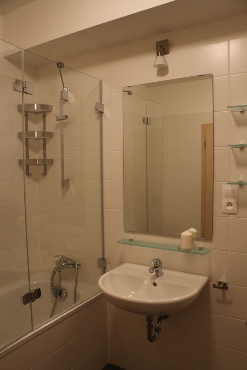 Pronájem bytu 3+kk 73 m², U Hostavického potoka, Praha, Praha Pronájem bytu 3+kk 73 m², U Hostavického potoka, Praha, Praha