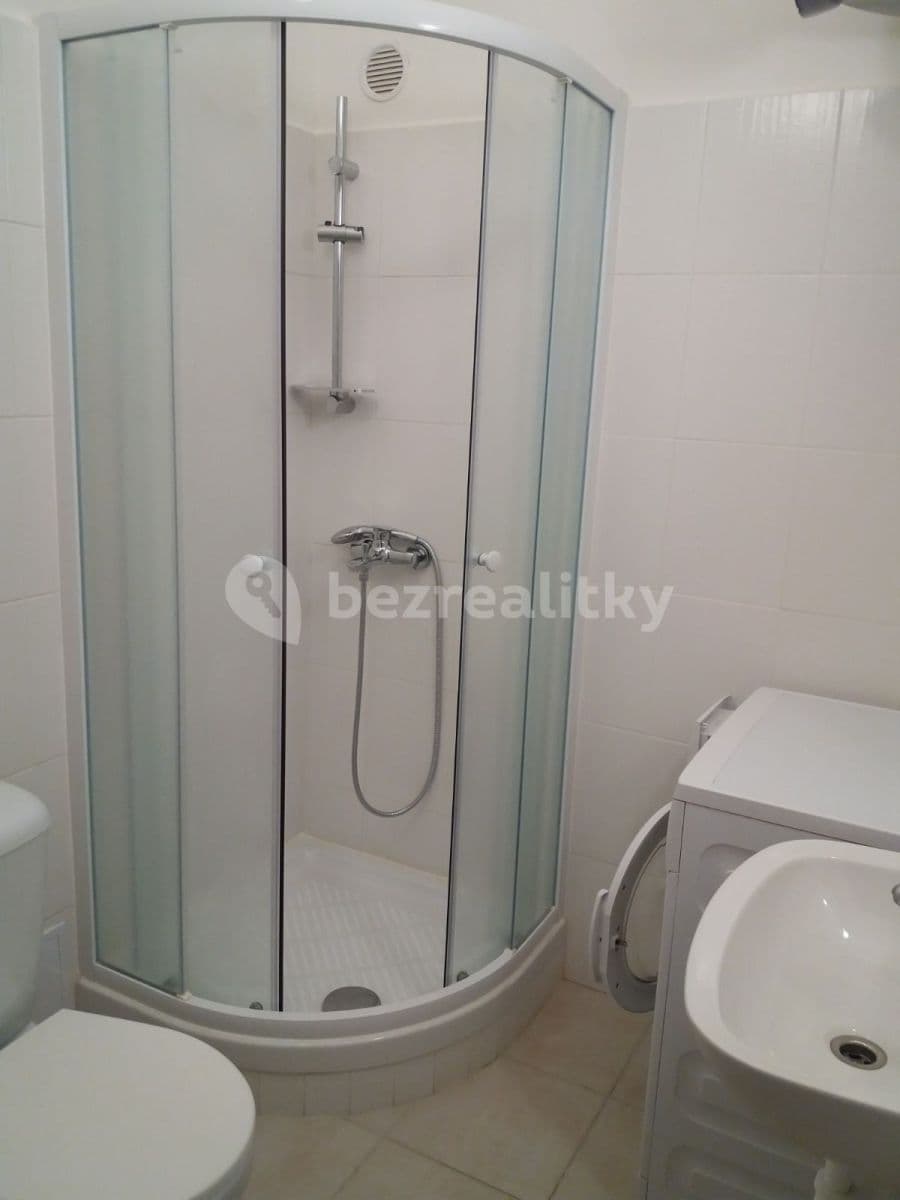 Pronájem bytu 1+kk 28 m², Husinecká, Praha, Praha Pronájem bytu 1+kk 28 m², Husinecká, Praha, Praha