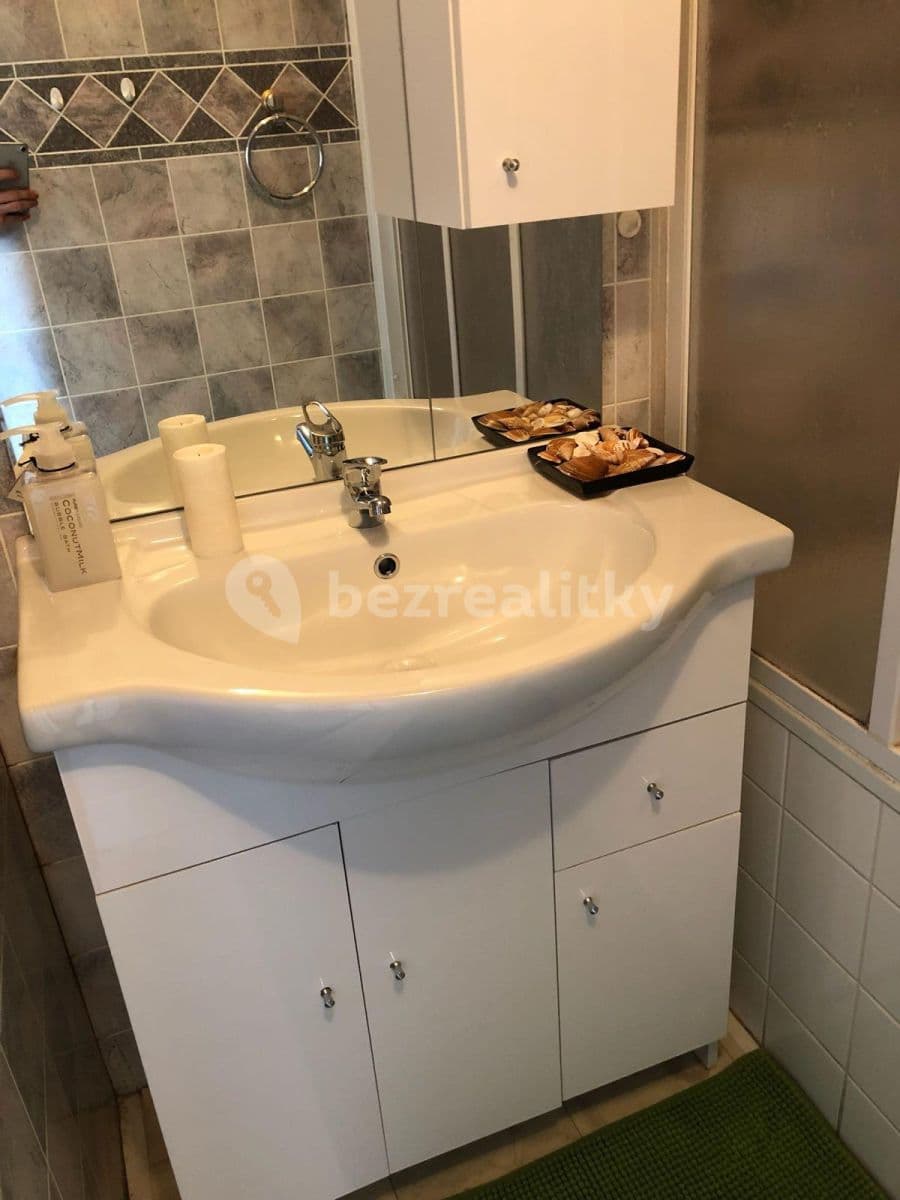 Pronájem bytu 2+kk 38 m², Lovosická, Praha, Praha Pronájem bytu 2+kk 38 m², Lovosická, Praha, Praha