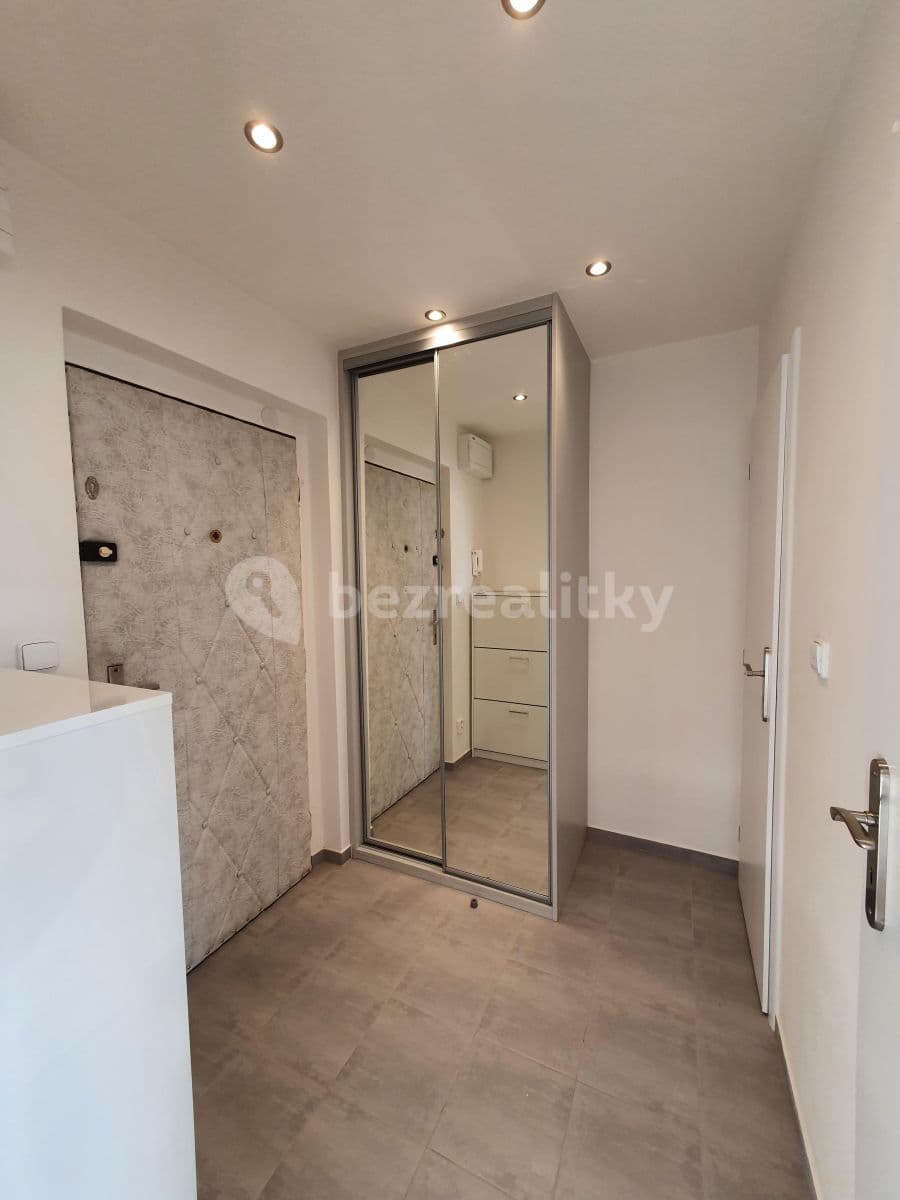 Pronájem bytu 1+kk 33 m², Zahradníčkova, Praha, Praha Pronájem bytu 1+kk 33 m², Zahradníčkova, Praha, Praha