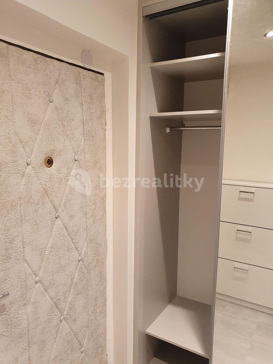 Pronájem bytu 1+kk 33 m², Zahradníčkova, Praha, Praha Pronájem bytu 1+kk 33 m², Zahradníčkova, Praha, Praha