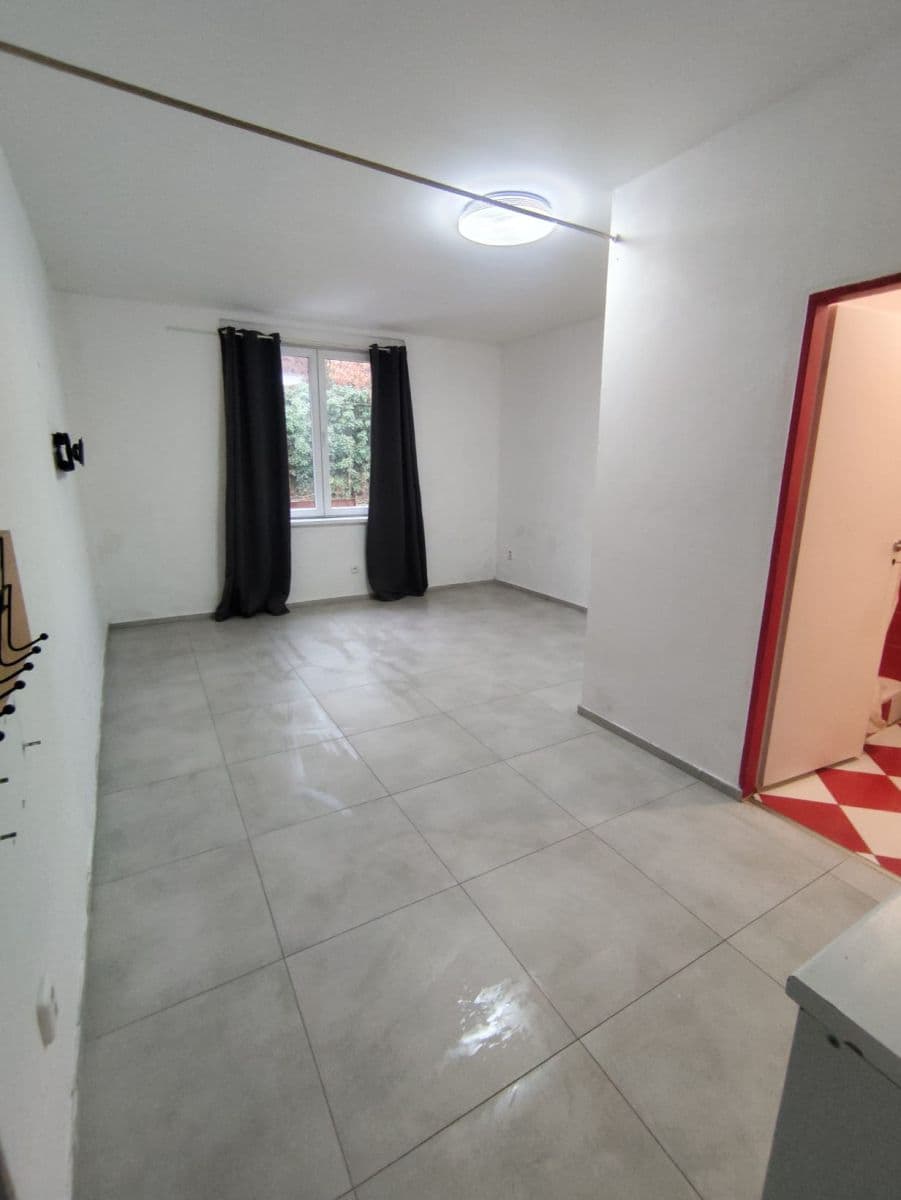 Pronájem bytu Garsoniéra 21 m², Lidická, Kladno, Středočeský kraj Pronájem bytu Garsoniéra 21 m², Lidická, Kladno, Středočeský kraj