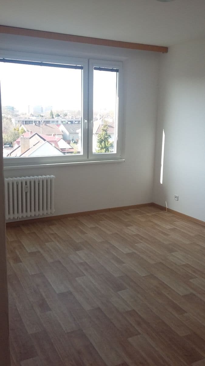 Pronájem bytu 2+kk 45 m², Hradecká, Hradec Králové, Královéhradecký kraj Pronájem bytu 2+kk 45 m², Hradecká, Hradec Králové, Královéhradecký kraj