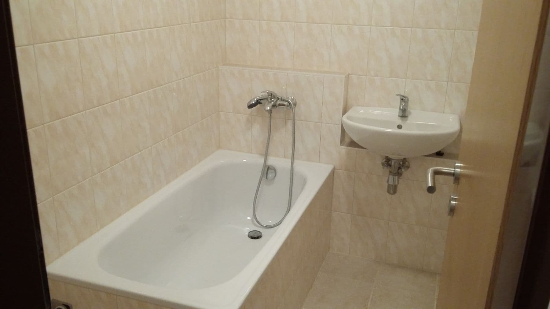 Pronájem bytu 2+kk 45 m², Hradecká, Hradec Králové, Královéhradecký kraj Pronájem bytu 2+kk 45 m², Hradecká, Hradec Králové, Královéhradecký kraj