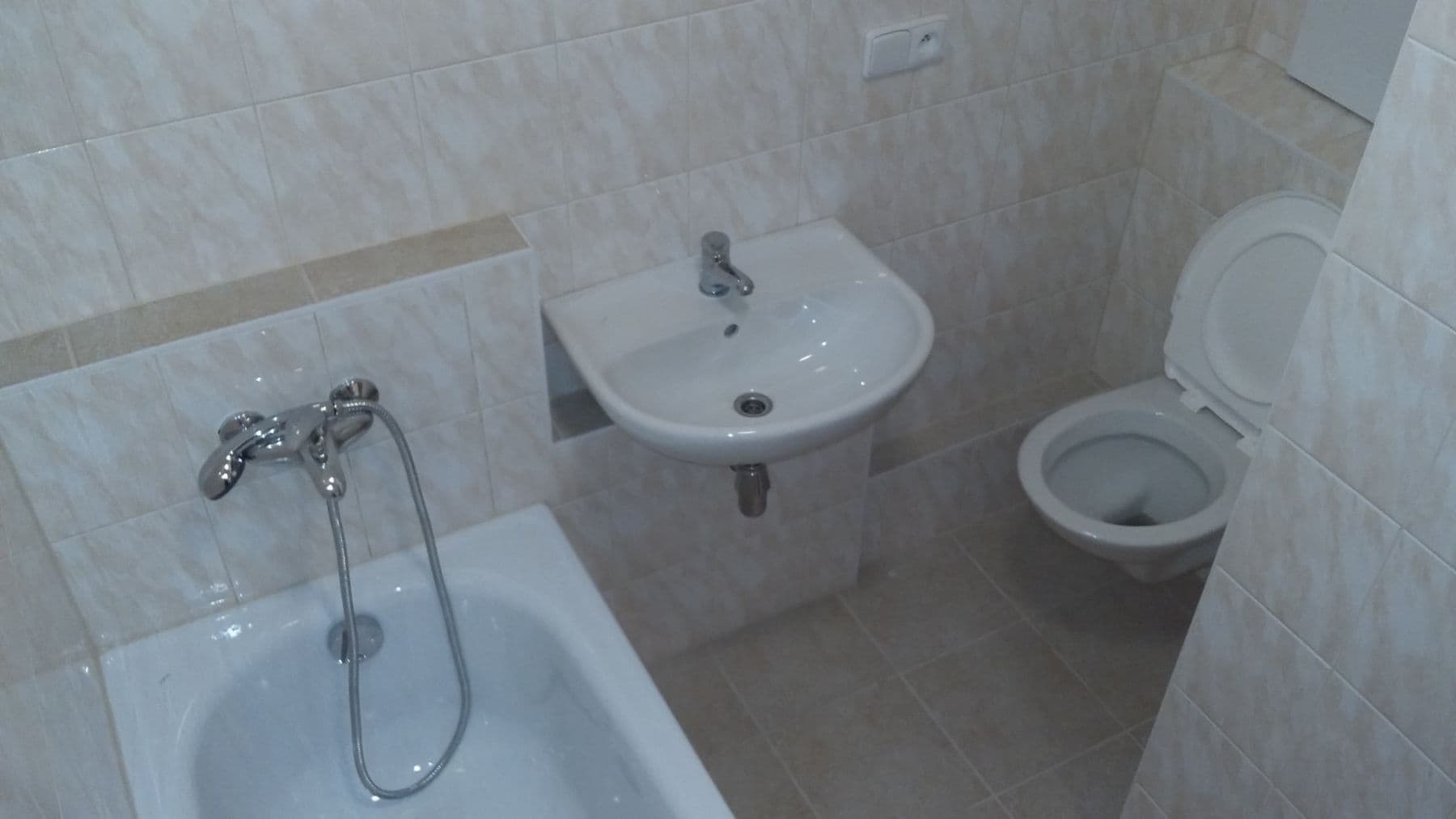 Pronájem bytu 2+kk 45 m², Hradecká, Hradec Králové, Královéhradecký kraj Pronájem bytu 2+kk 45 m², Hradecká, Hradec Králové, Královéhradecký kraj