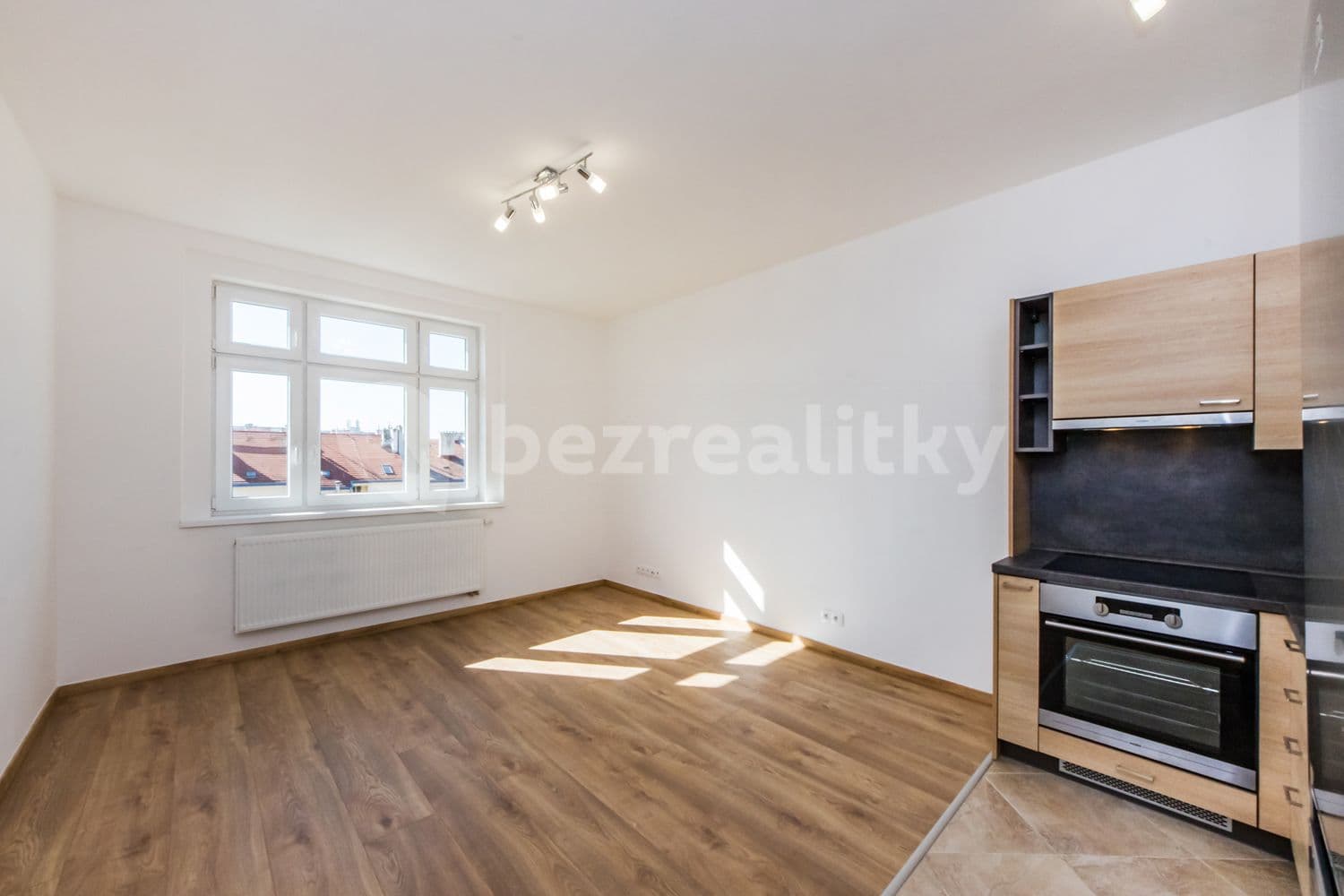 Pronájem bytu 2+kk 42 m², Bulharská, Praha, Praha Pronájem bytu 2+kk 42 m², Bulharská, Praha, Praha
