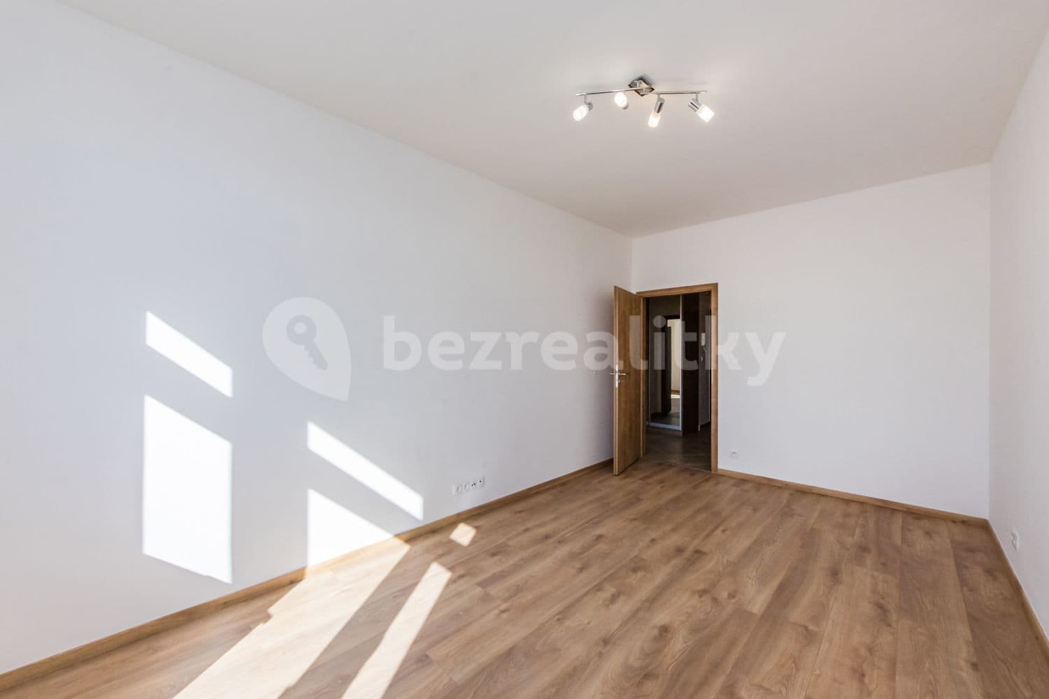 Pronájem bytu 2+kk 42 m², Bulharská, Praha, Praha Pronájem bytu 2+kk 42 m², Bulharská, Praha, Praha