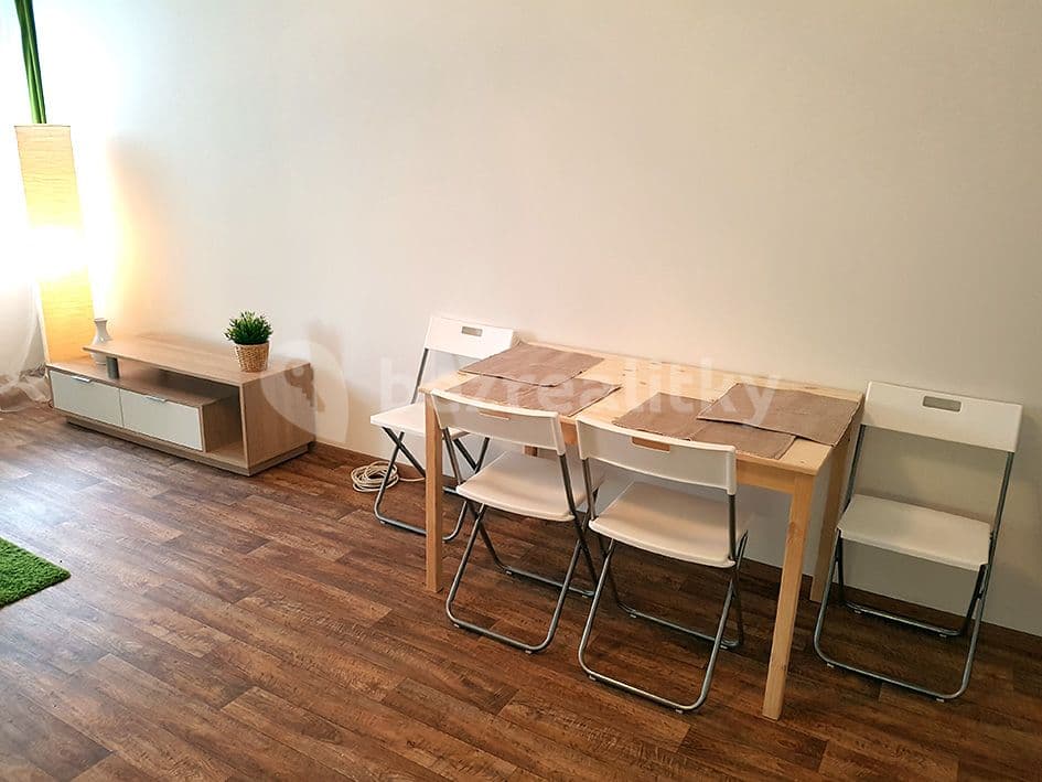 Pronájem bytu 1+kk 34 m², Dělnická, Praha, Praha Pronájem bytu 1+kk 34 m², Dělnická, Praha, Praha