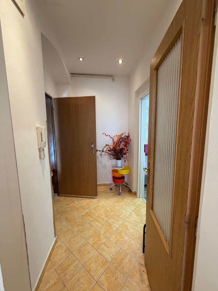 Pronájem bytu 1+kk 35 m², Koterovská, Plzeň, Plzeňský kraj Pronájem bytu 1+kk 35 m², Koterovská, Plzeň, Plzeňský kraj